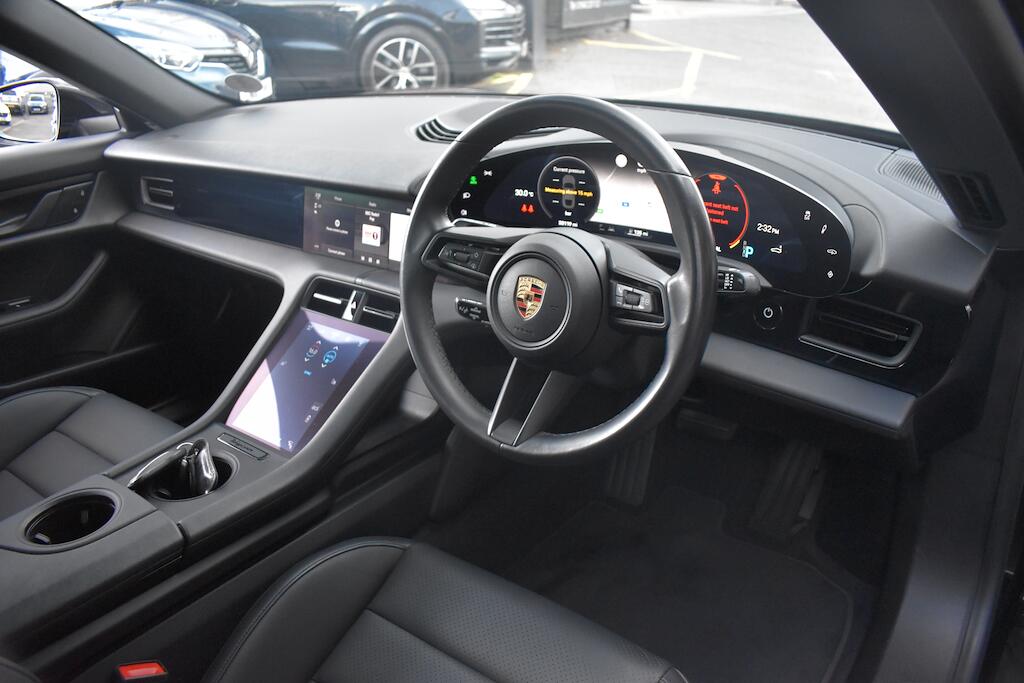 Porsche Taycan view 10