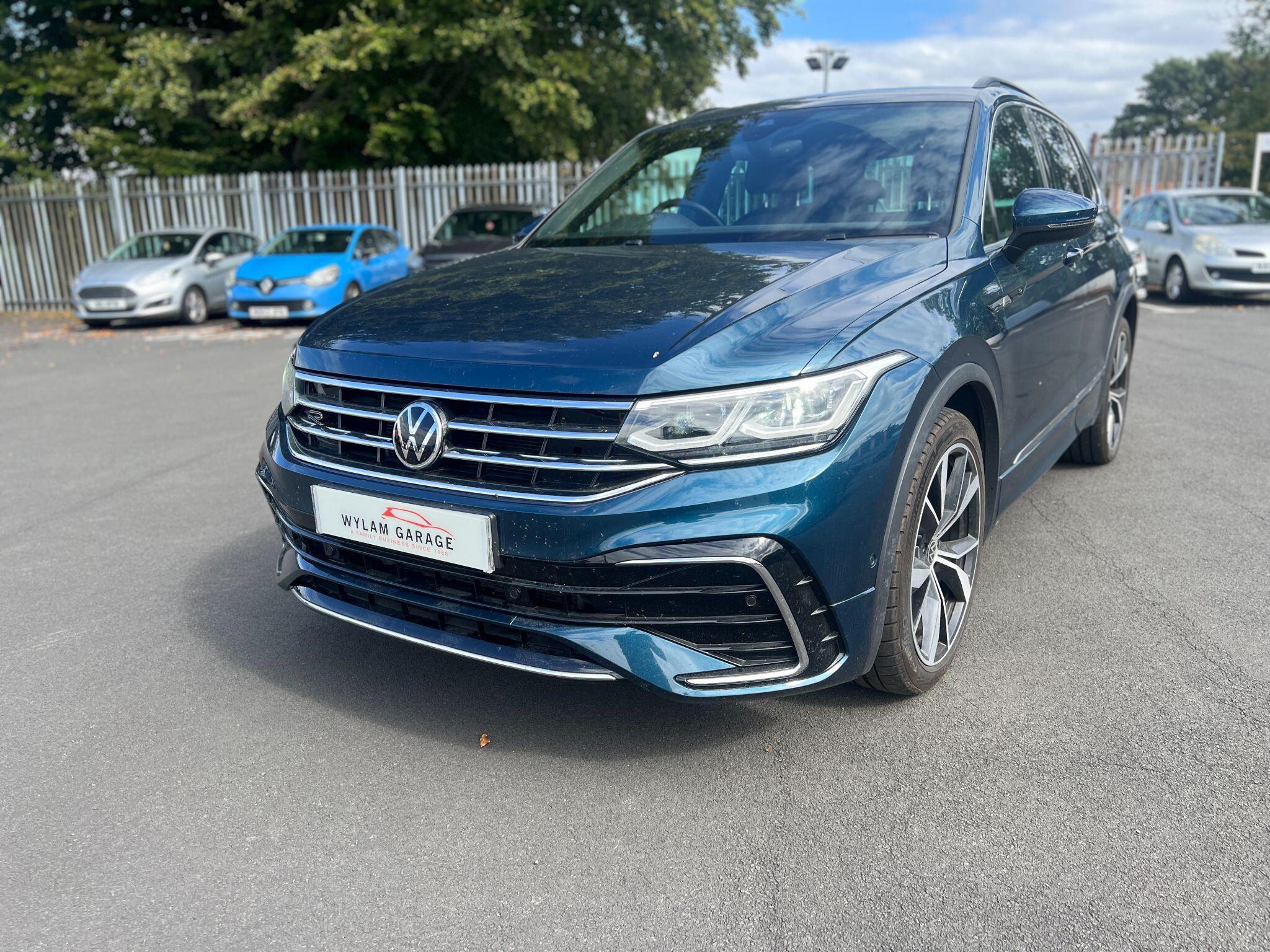 Volkswagen Tiguan view 3