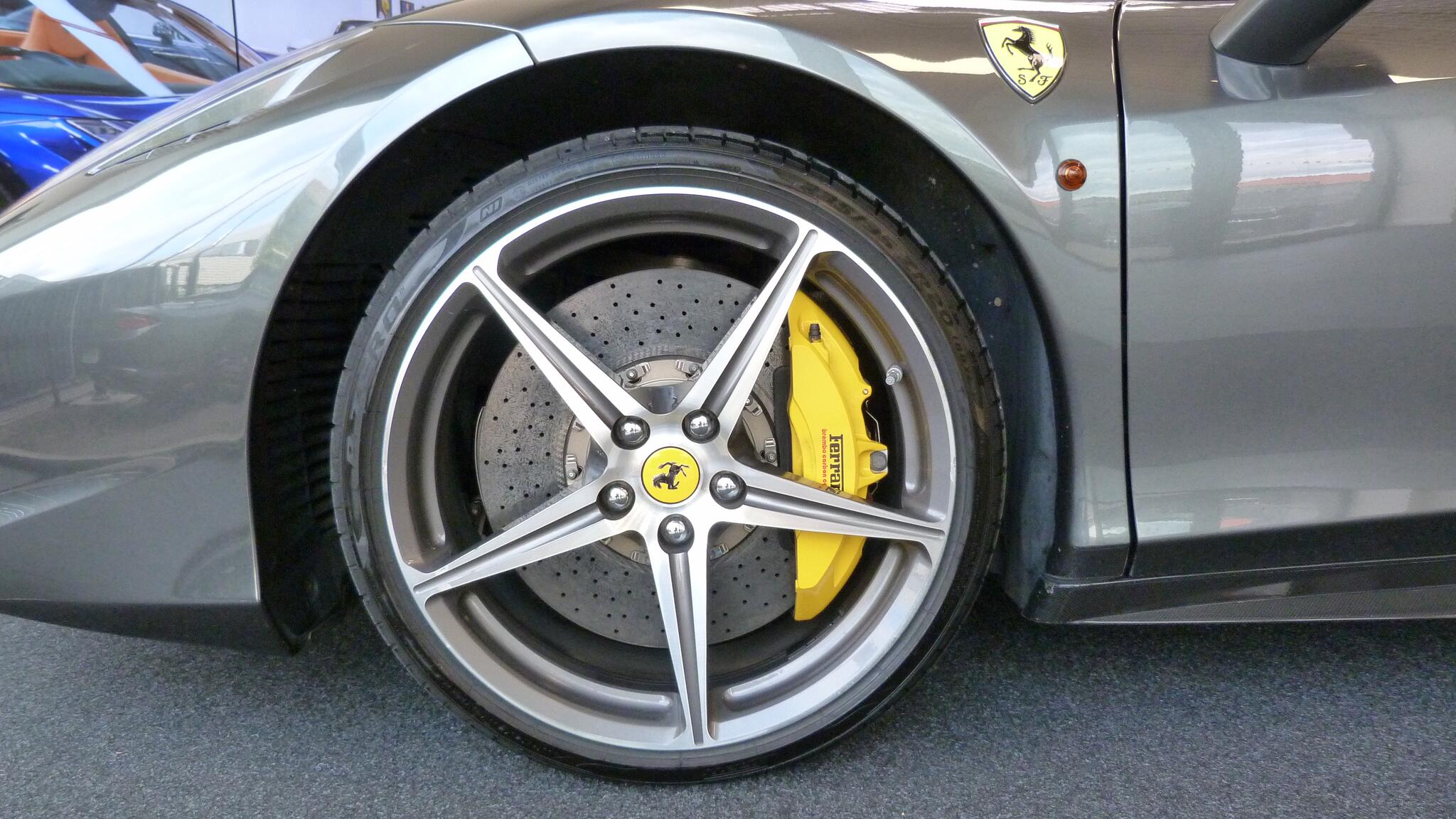 Ferrari 458 view 4