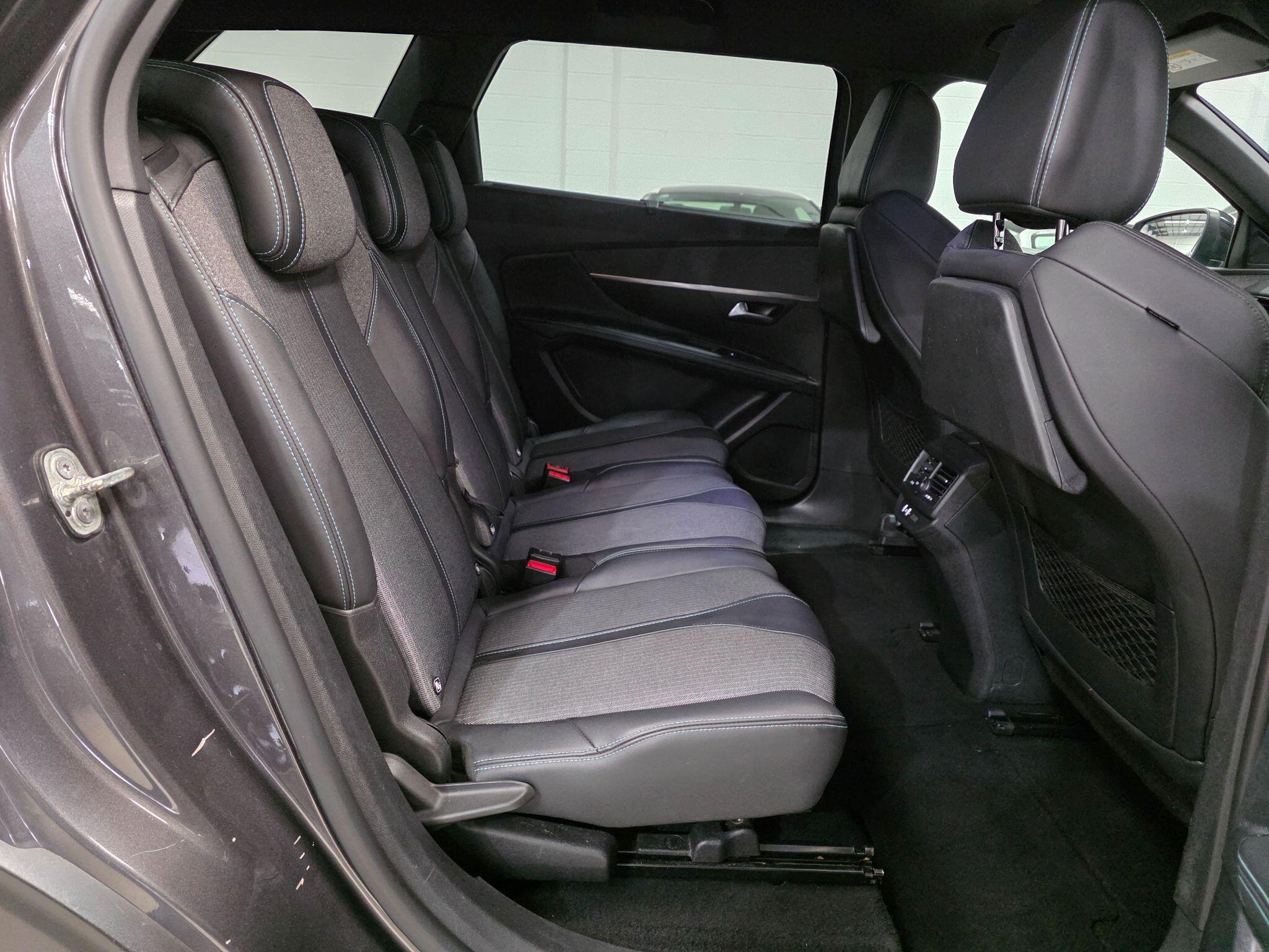 Peugeot 5008 view 22