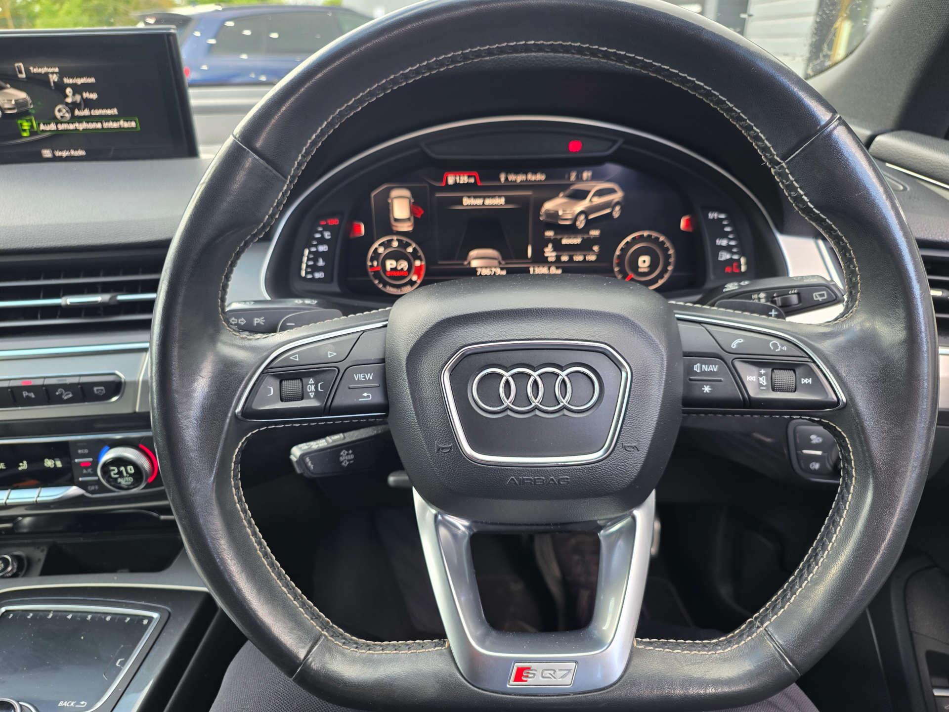 Audi SQ7 view 34