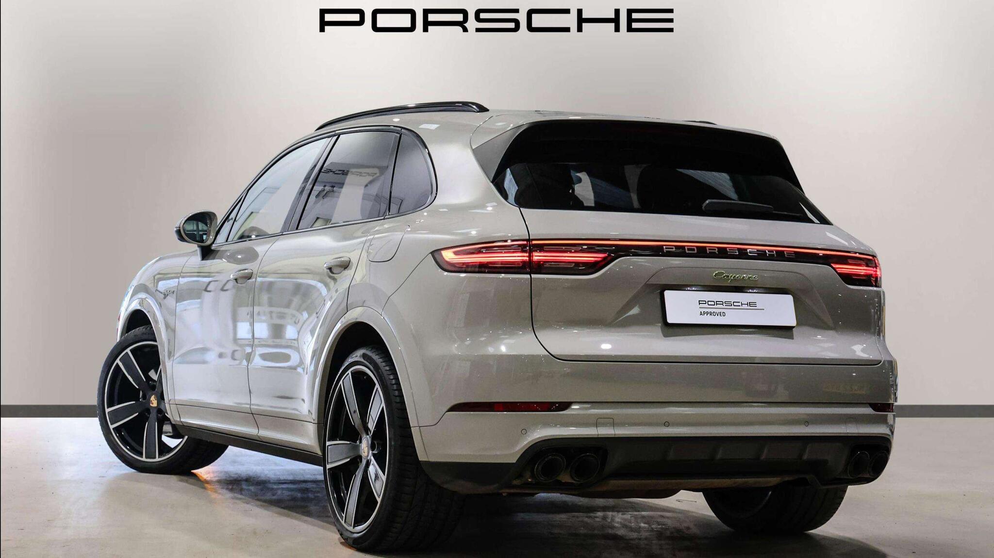 Porsche Cayenne view 4