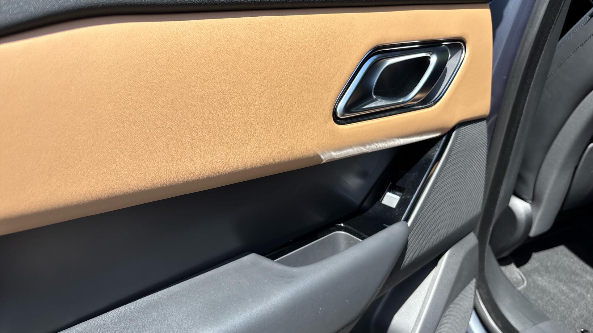 Land Rover Range Rover Velar view 37