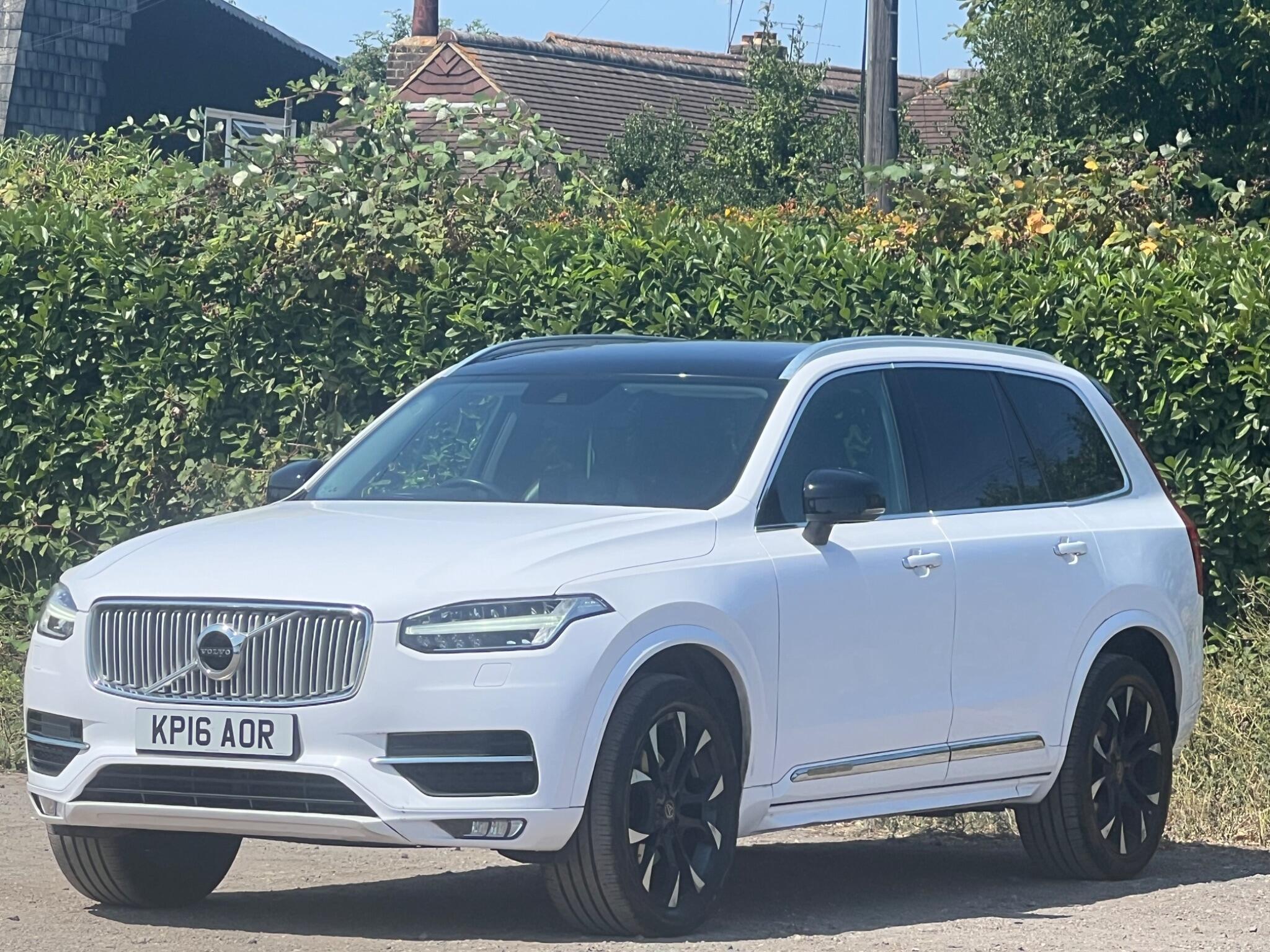 Volvo XC90 view 4