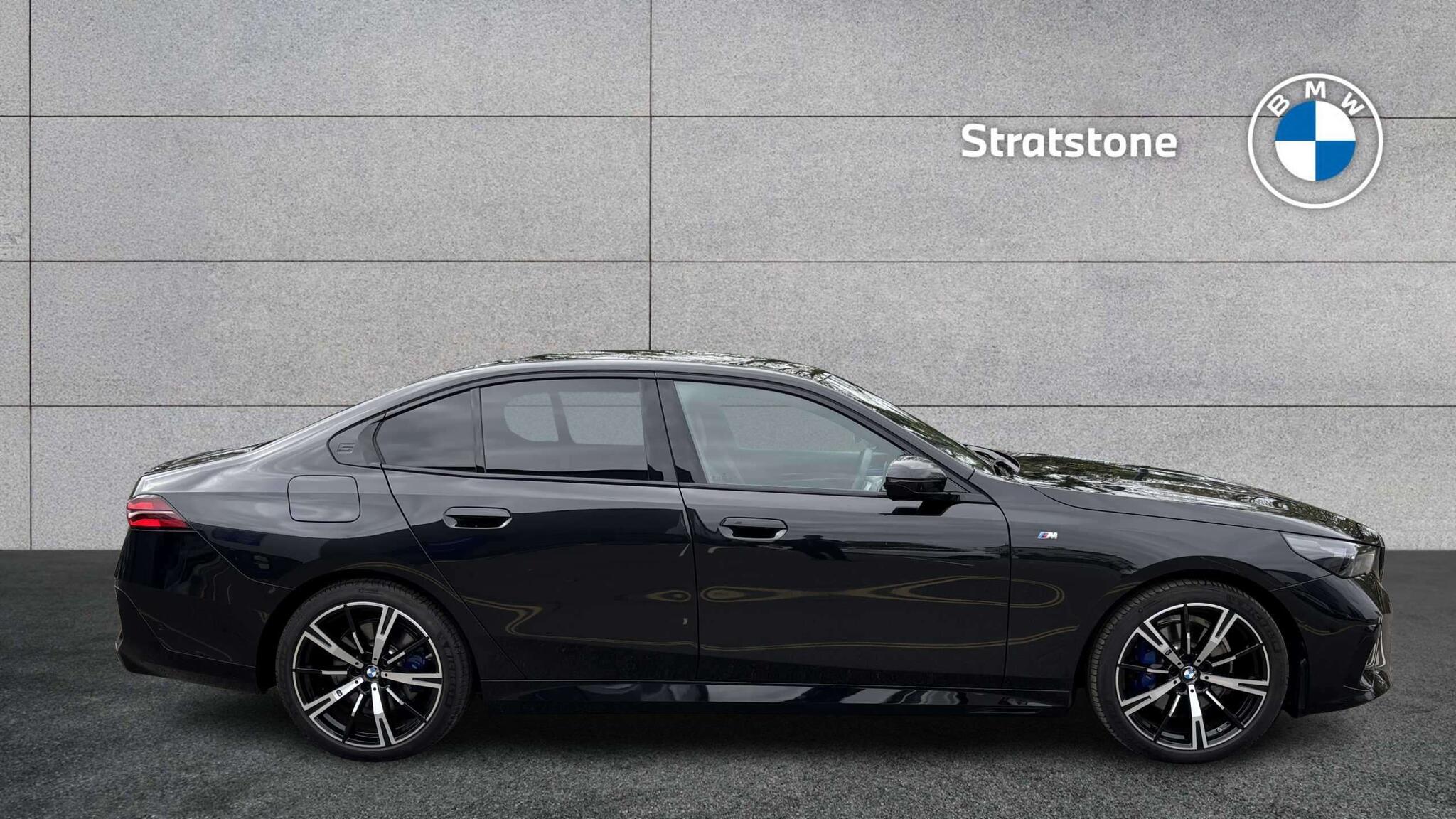 BMW 5 Series view 3
