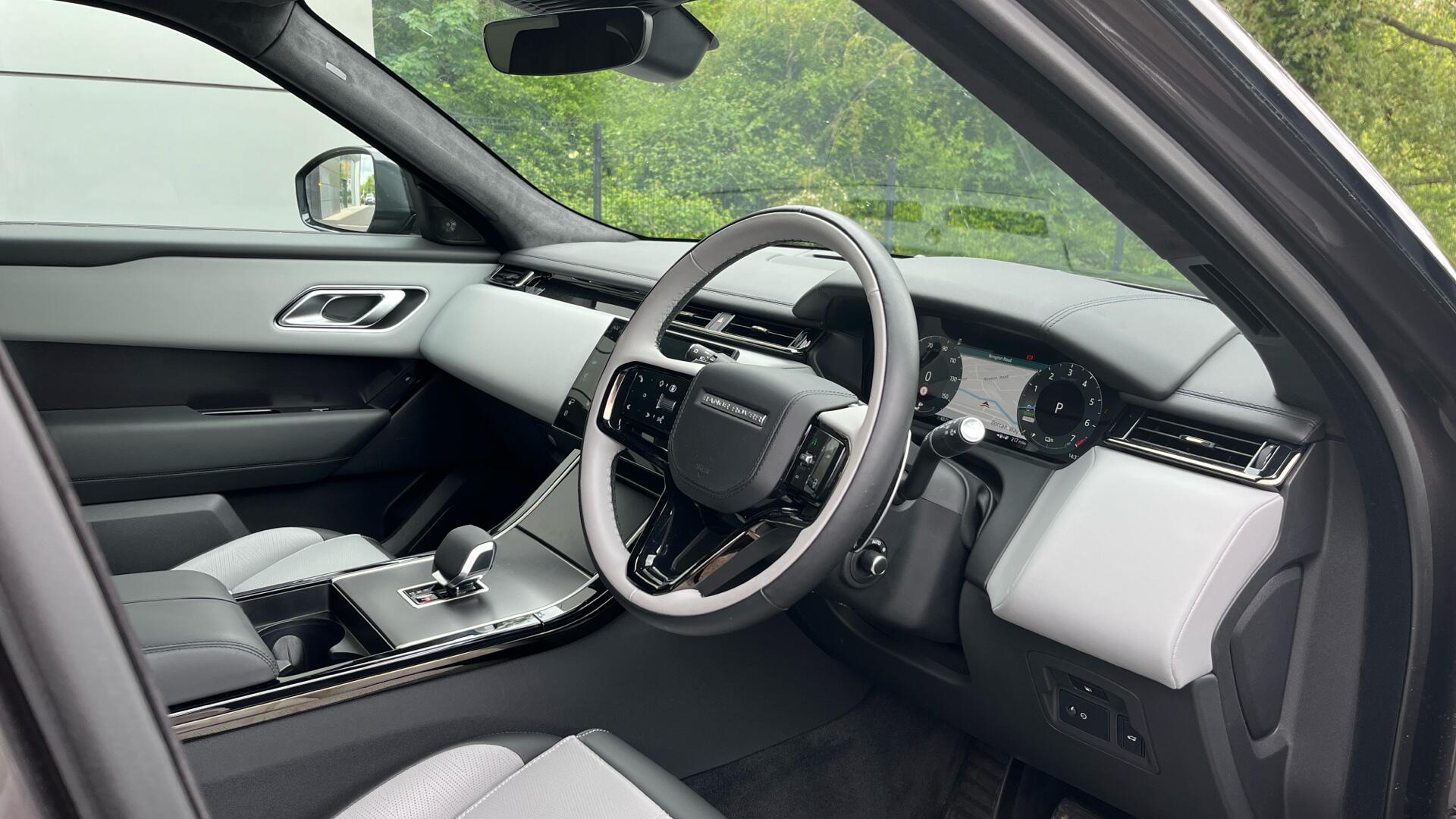 Land Rover Range Rover Velar view 23