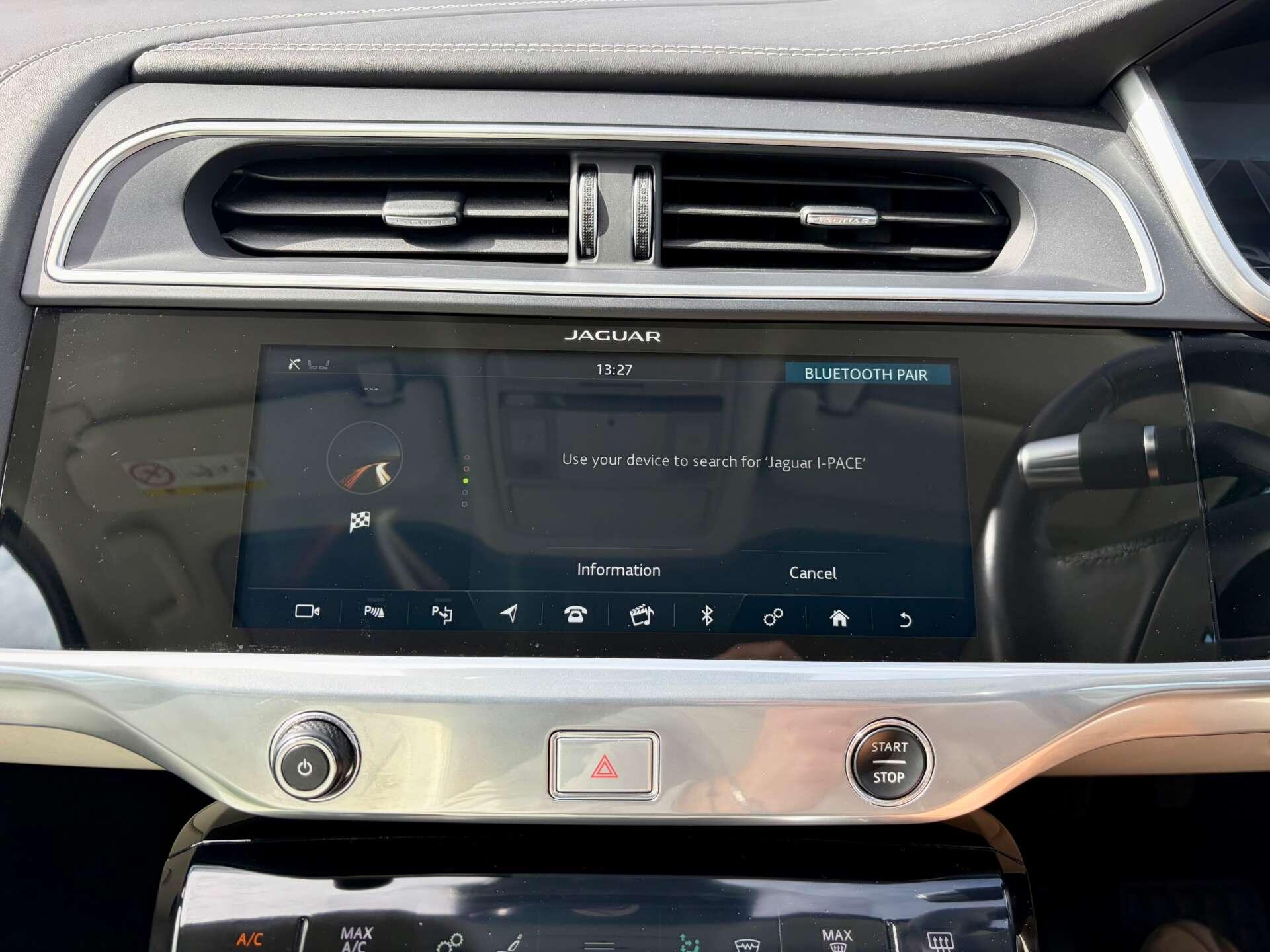Jaguar I-Pace view 60