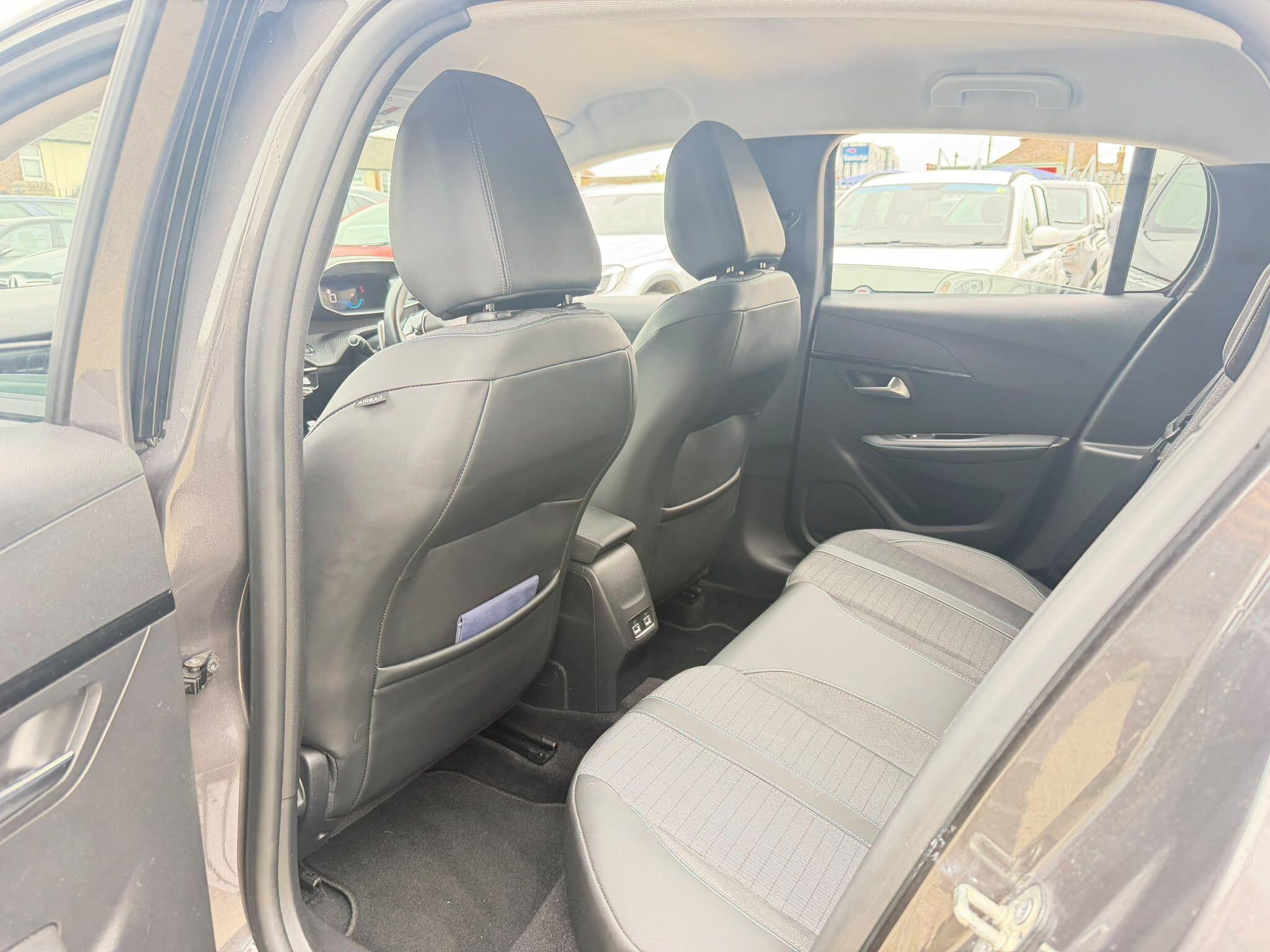 Peugeot 208 view 20