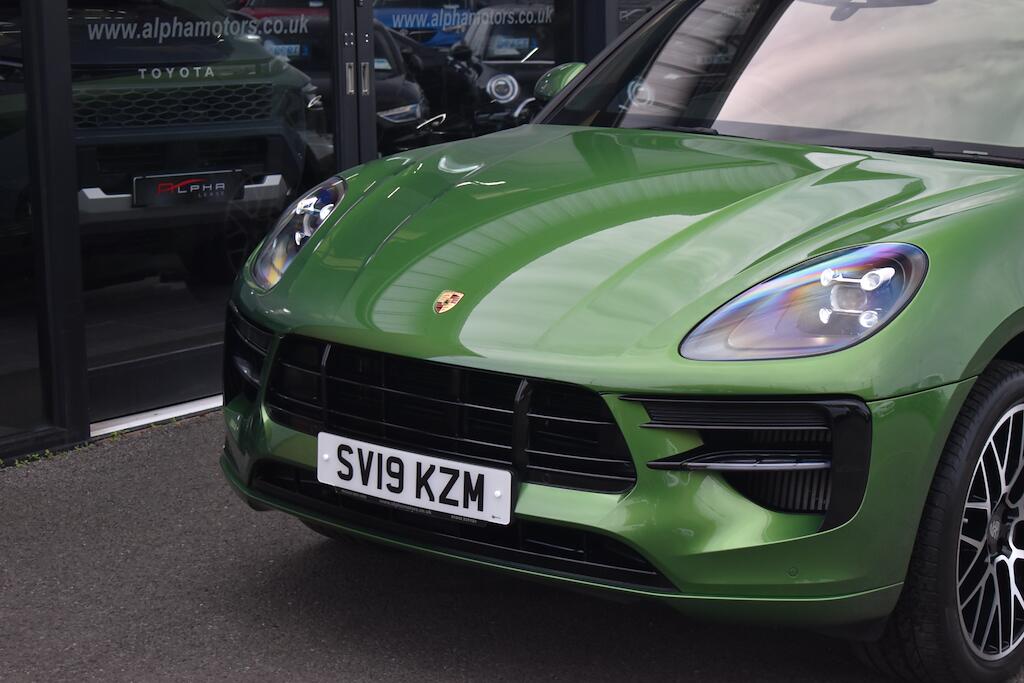 Porsche Macan view 21