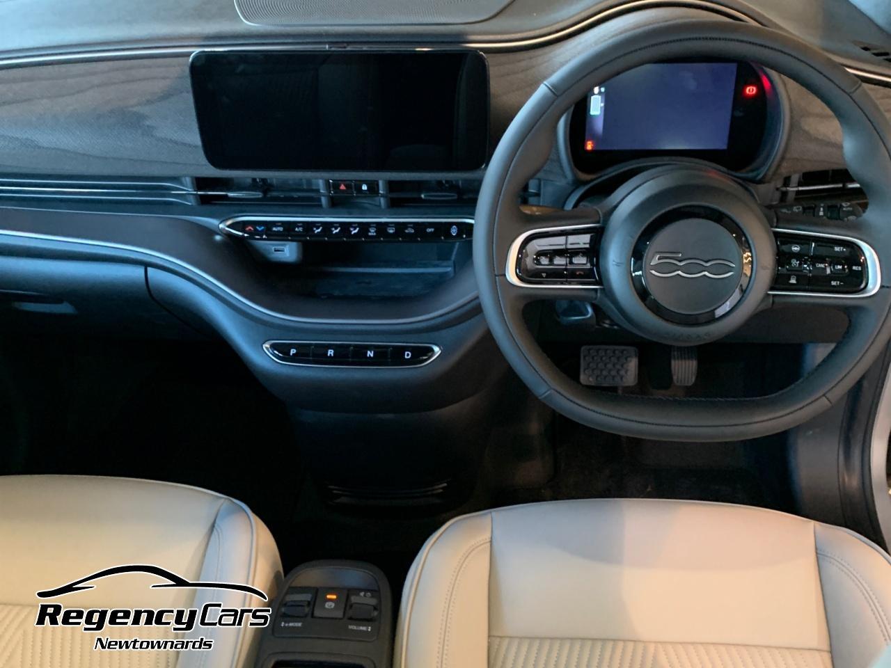 Fiat 500e view 5