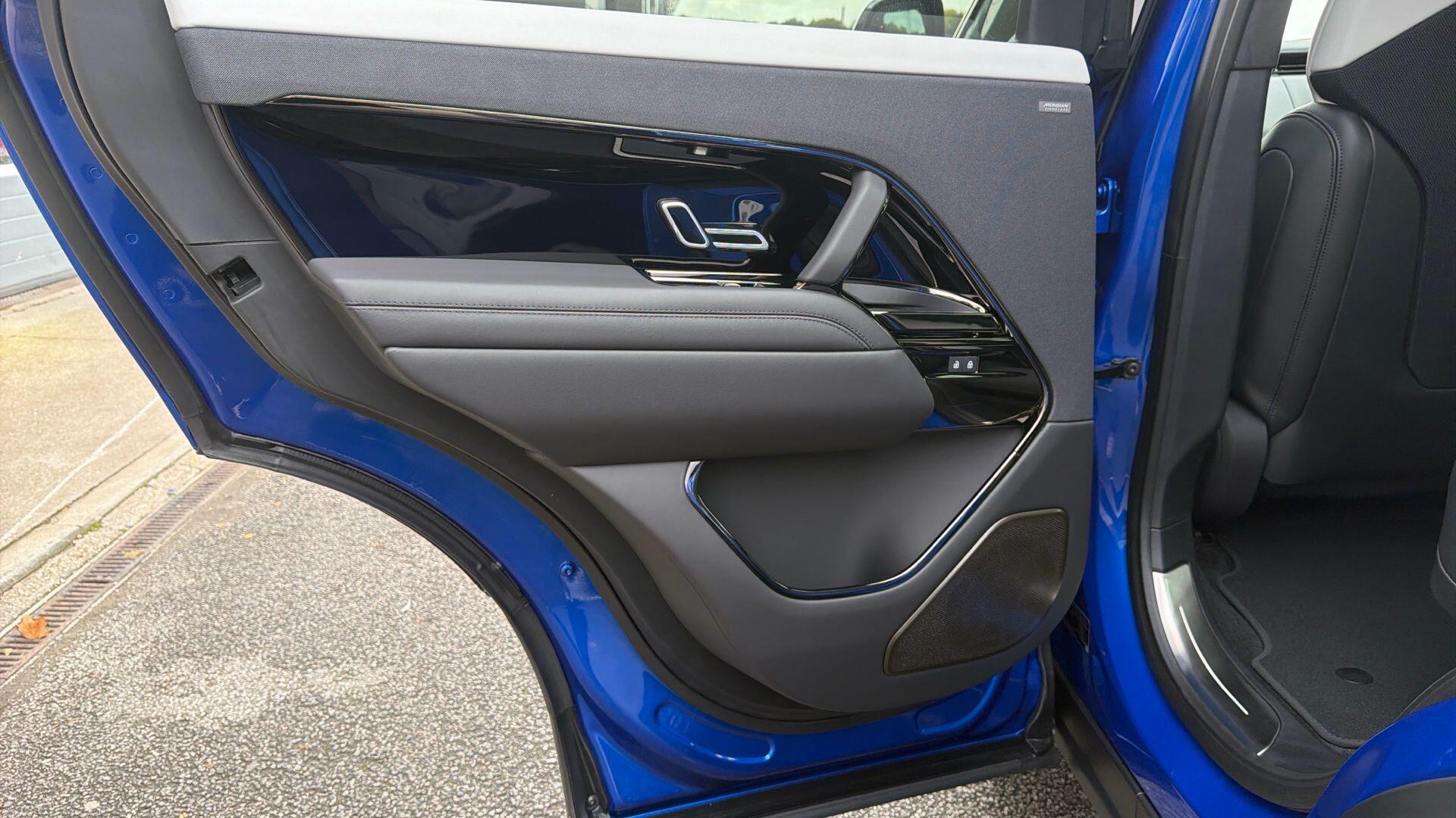 Land Rover Range Rover Sport view 12