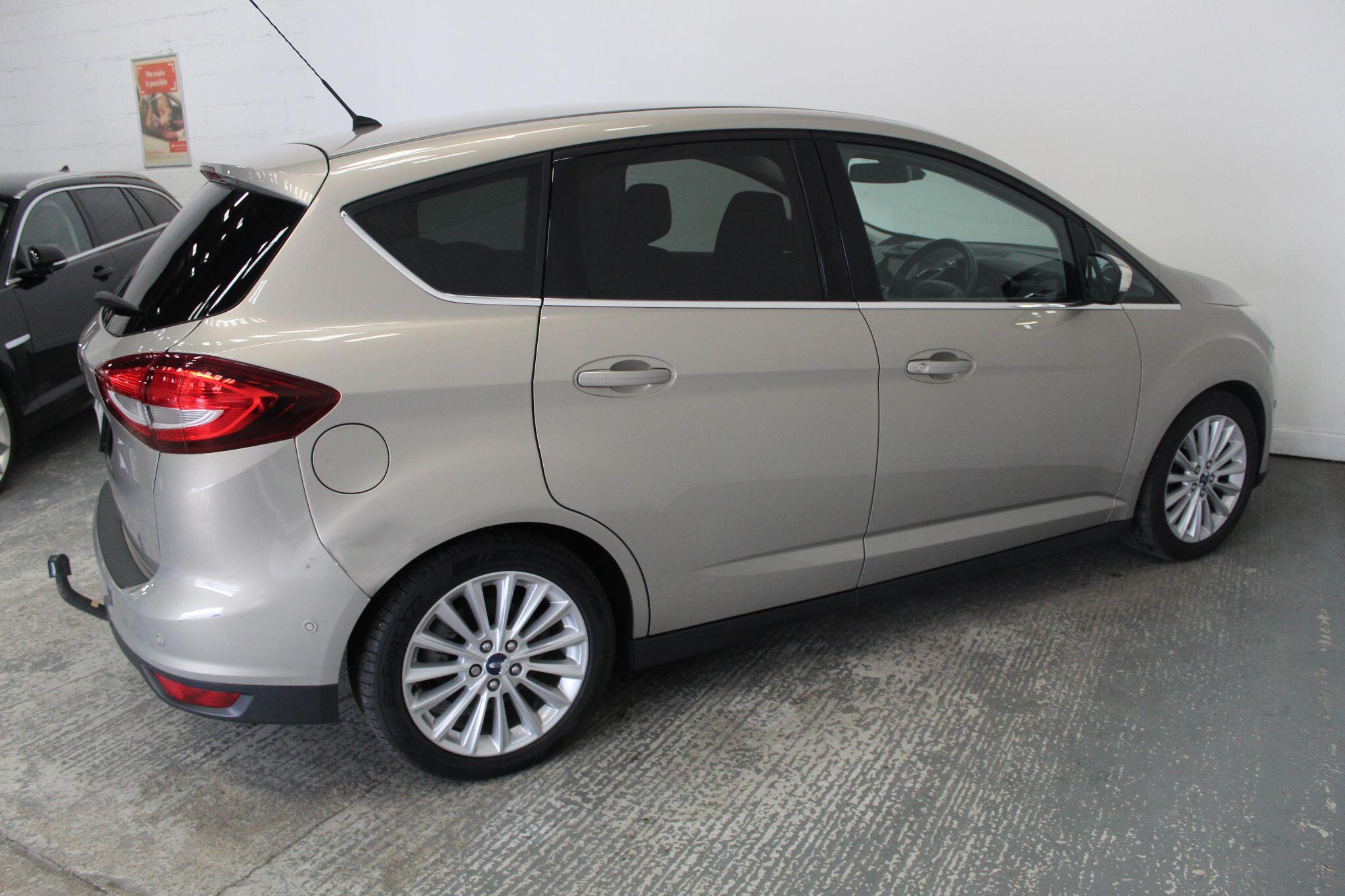 Ford C-Max view 11
