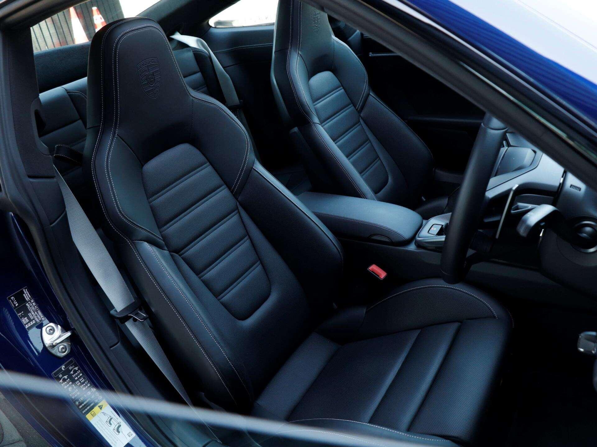 Porsche 911 view 26