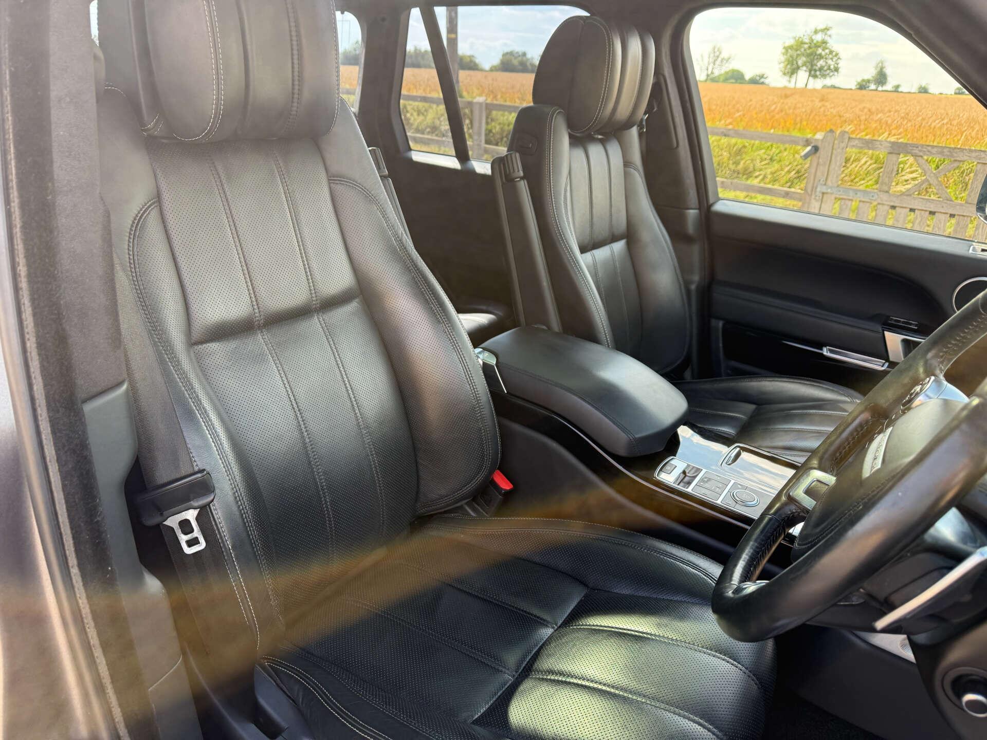 Land Rover Range Rover view 19