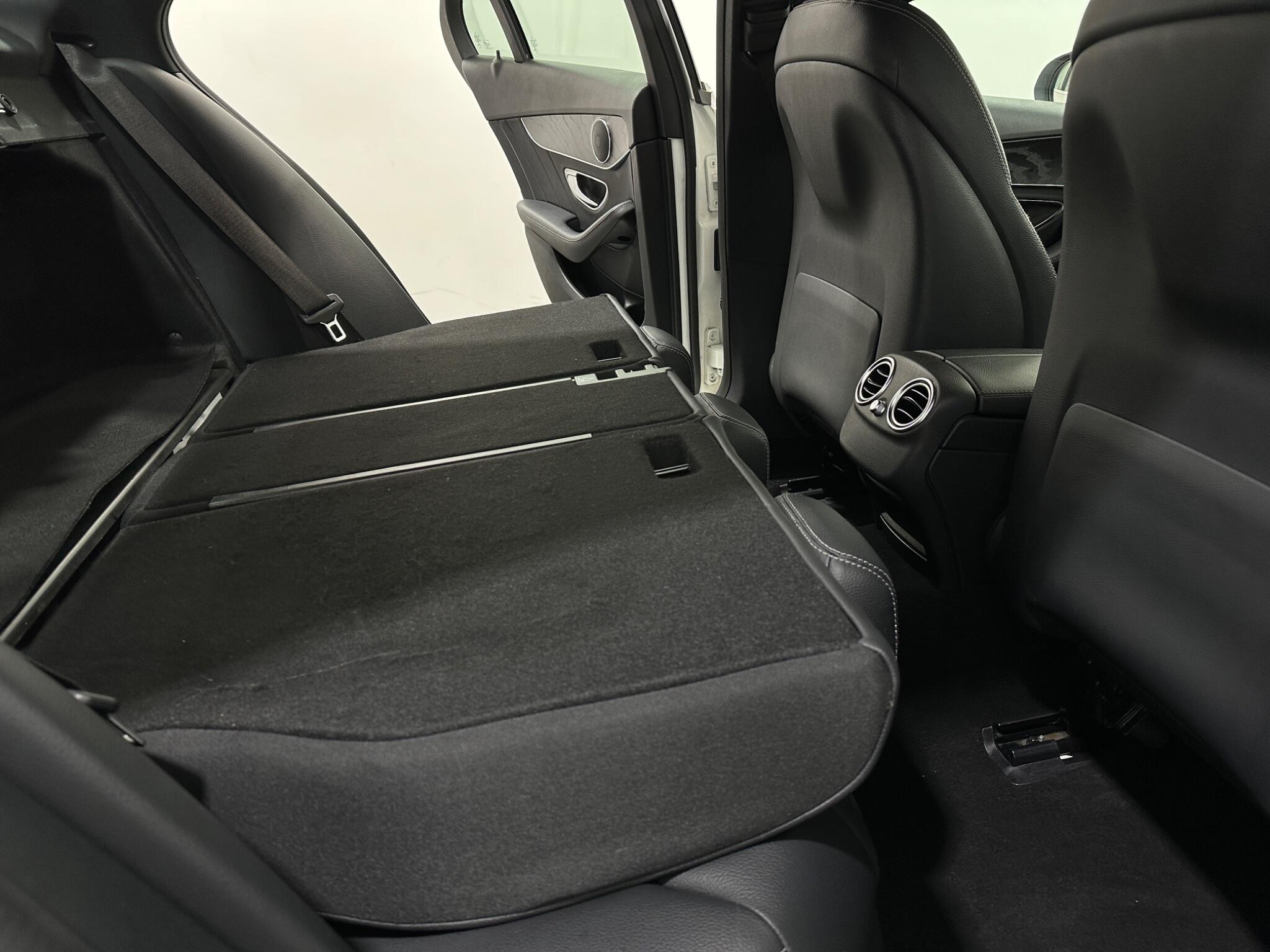 Mercedes-Benz C Class view 47