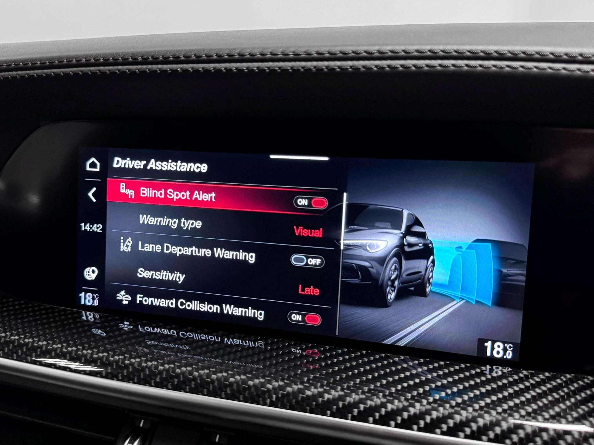 Alfa Romeo Stelvio view 46
