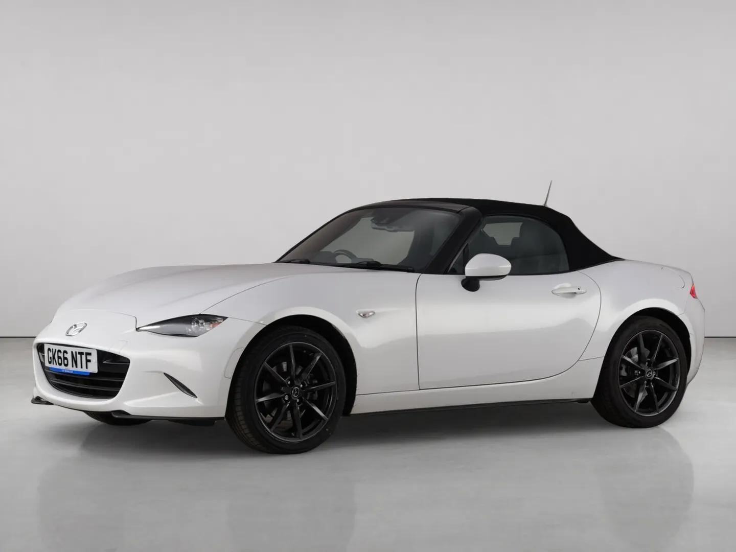 Mazda MX-5 view 6