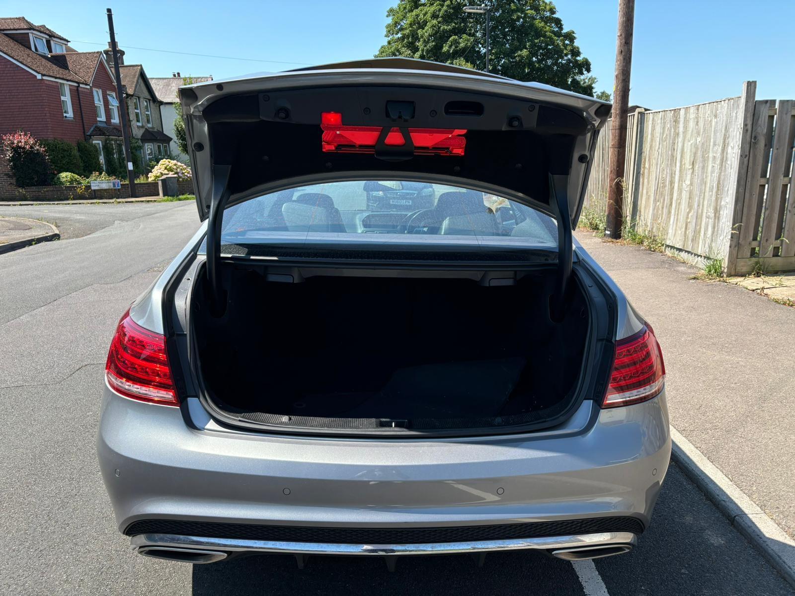 Mercedes-Benz E Class view 25