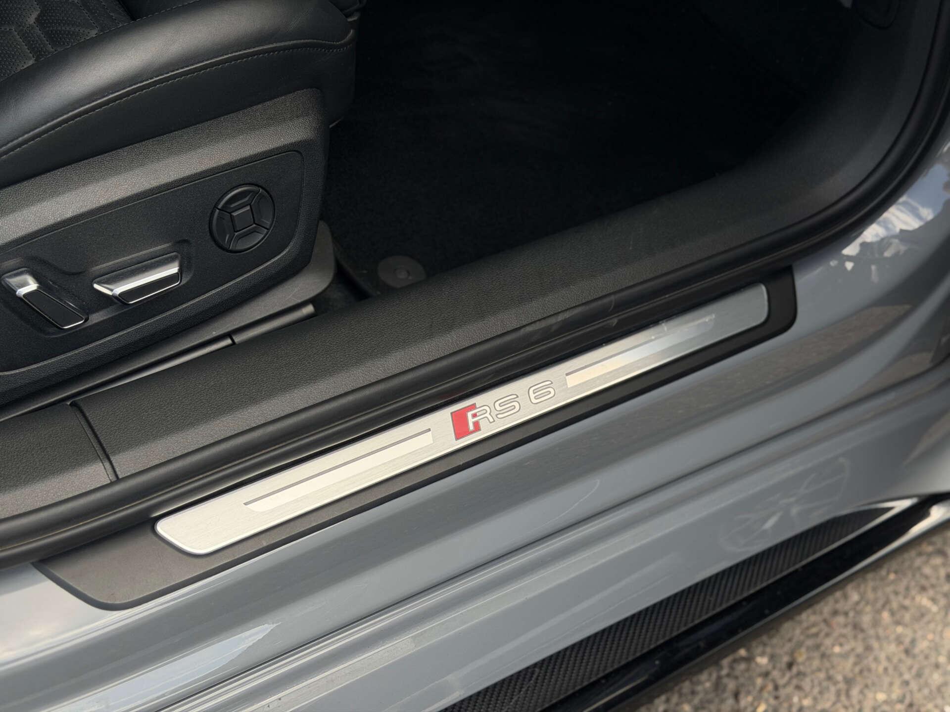 Audi RS6 Avant view 35