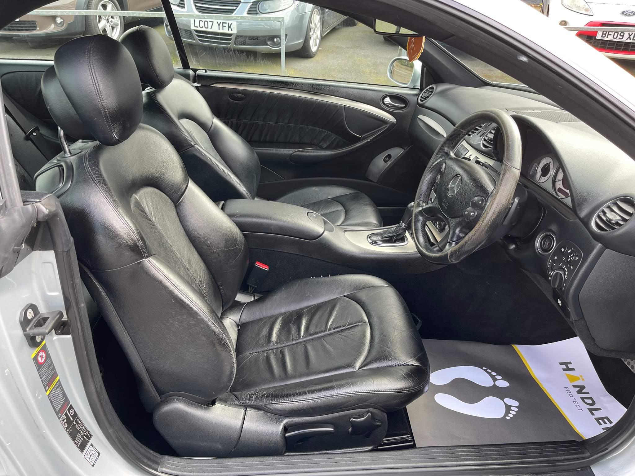 Mercedes-Benz CLK view 20