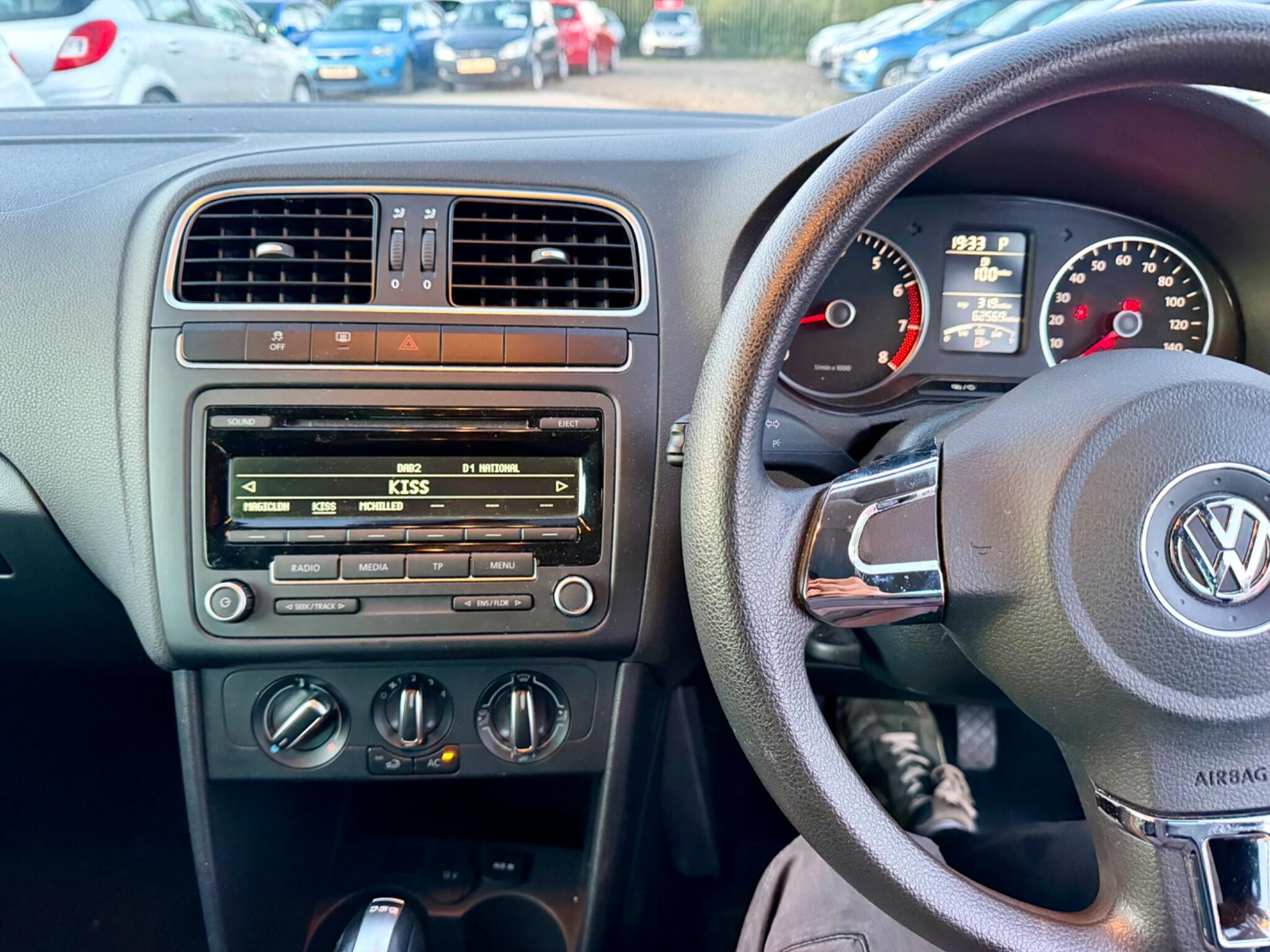 Volkswagen Polo view 26