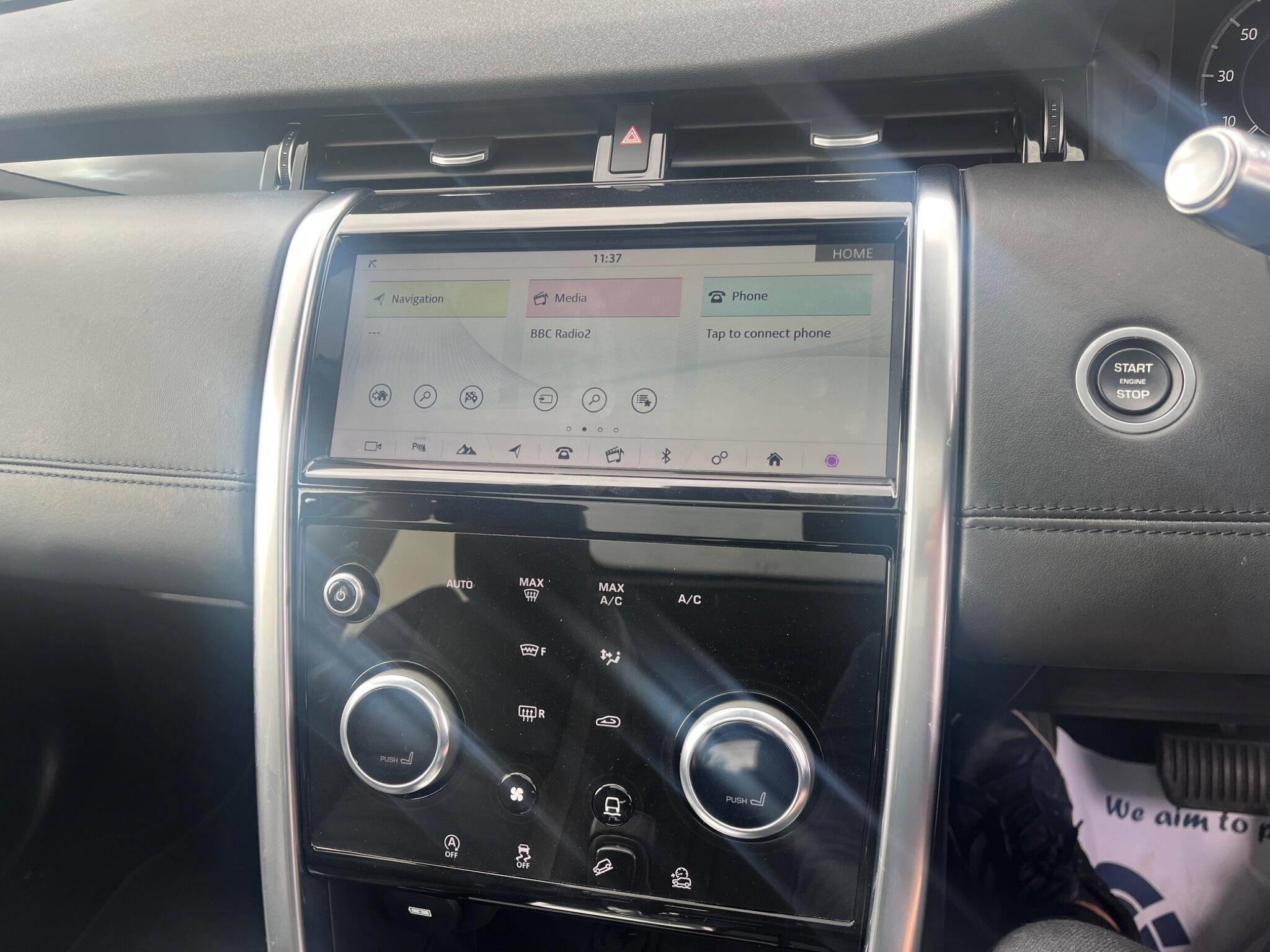 Land Rover Discovery Sport view 40