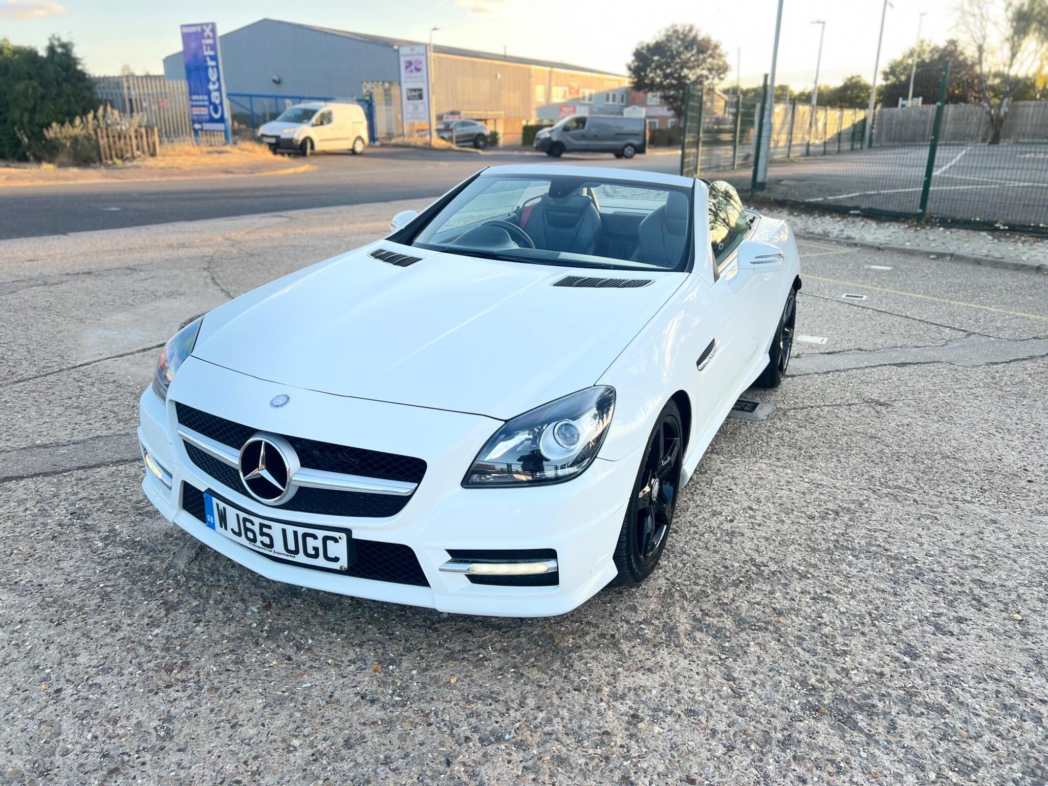 Mercedes-Benz SLK view 3