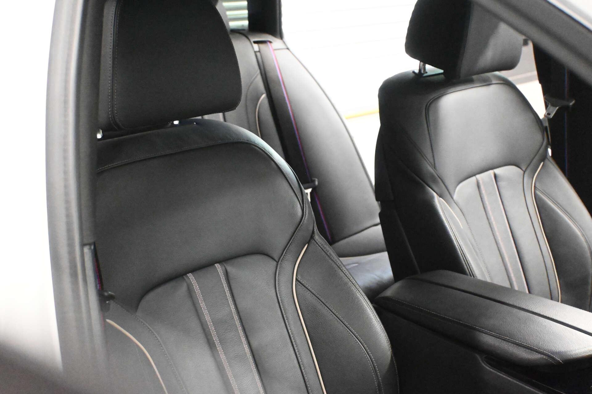 BMW 5 Series view 21