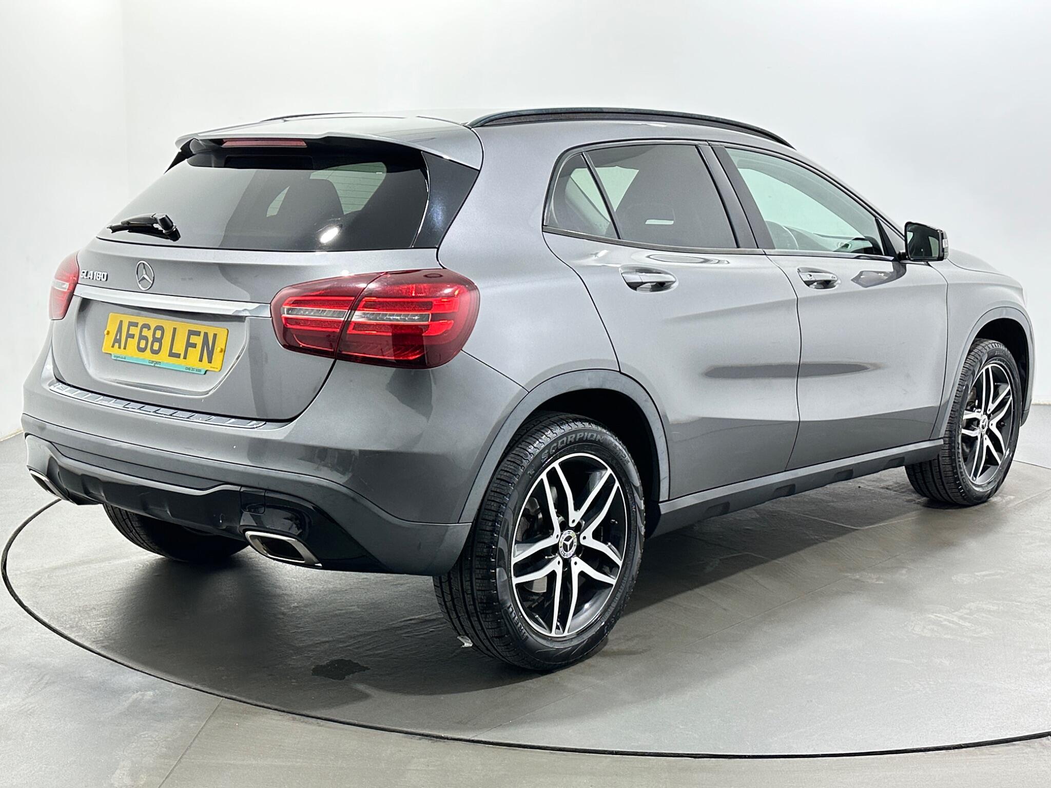 Mercedes-Benz Gla view 8
