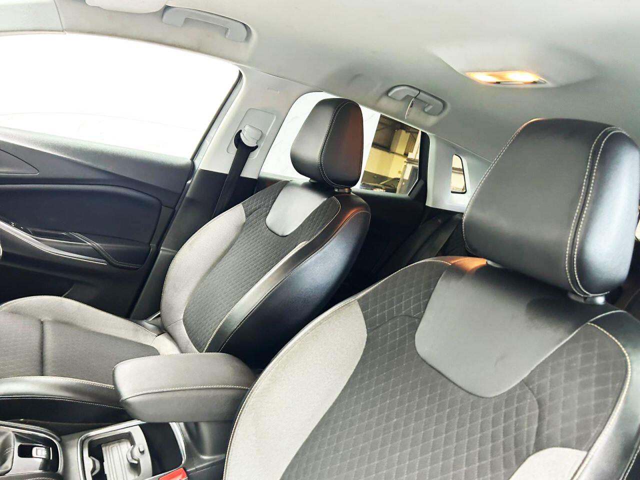 Vauxhall Grandland X view 13