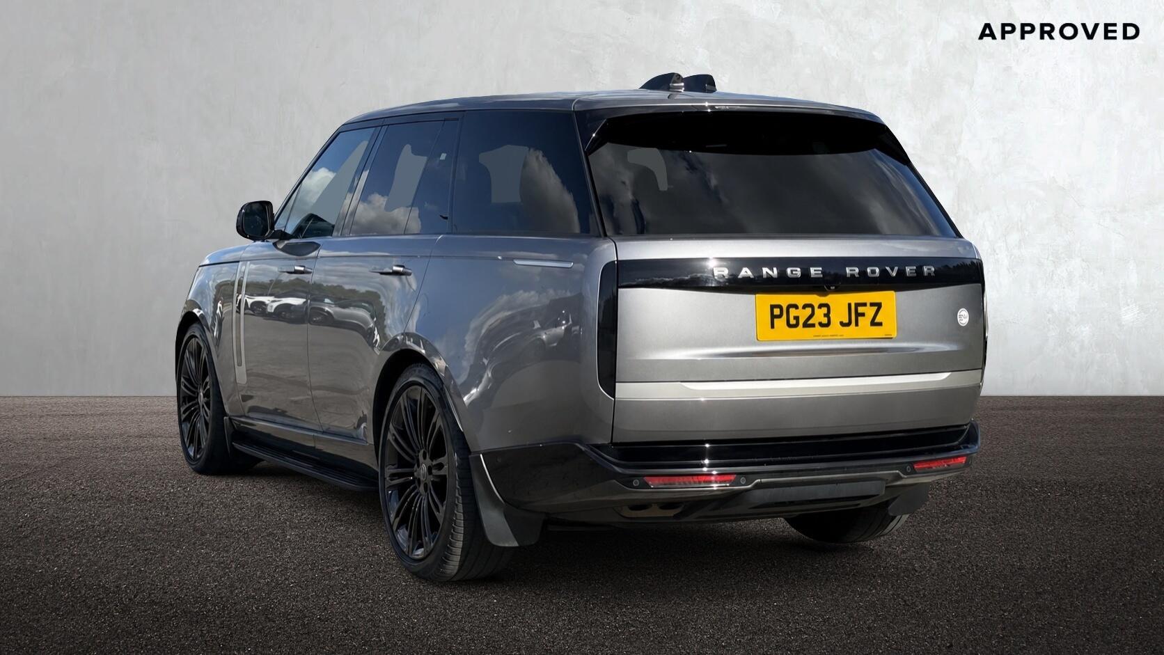 Land Rover Range Rover view 2
