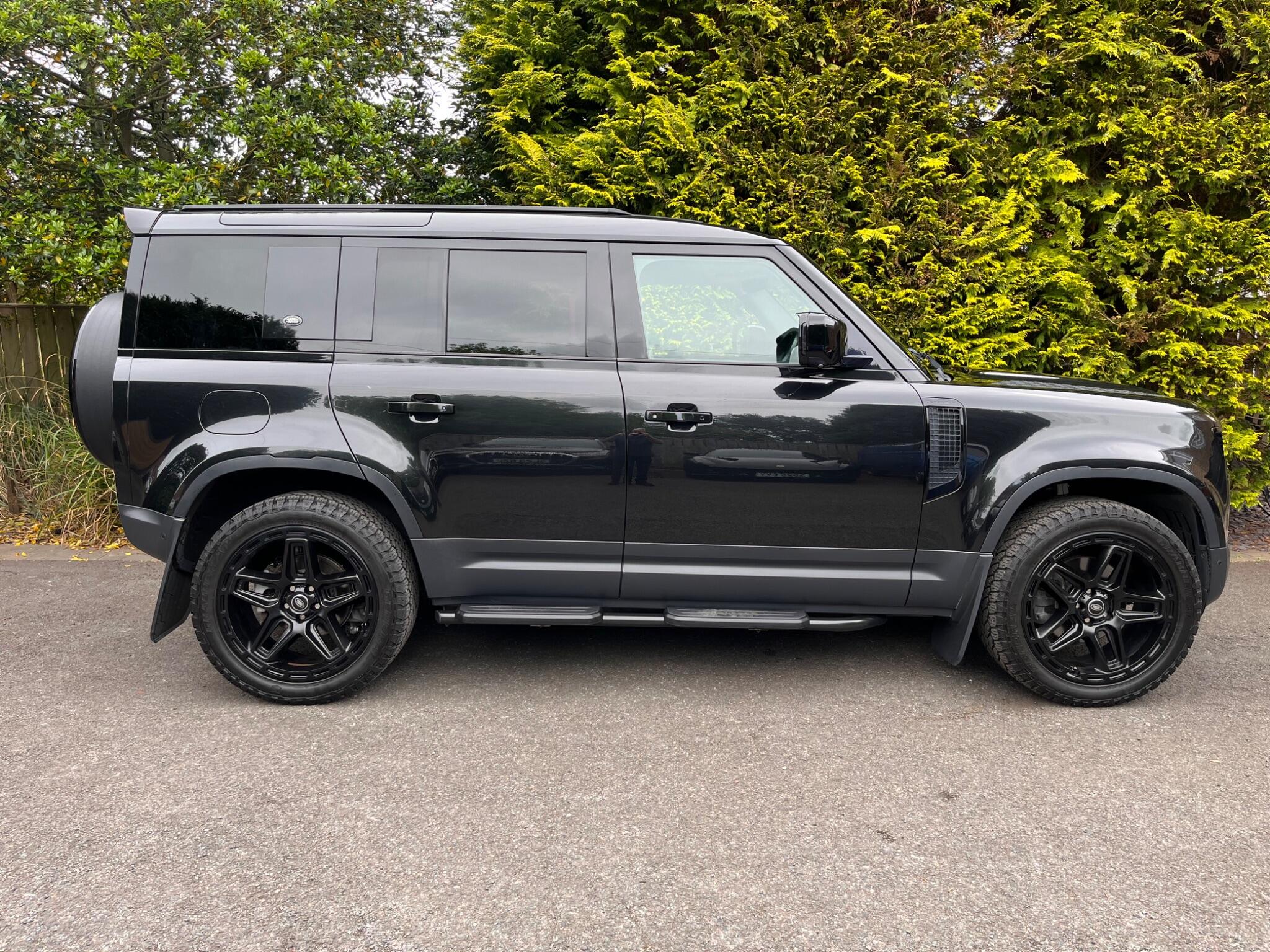 Land Rover Defender view 18