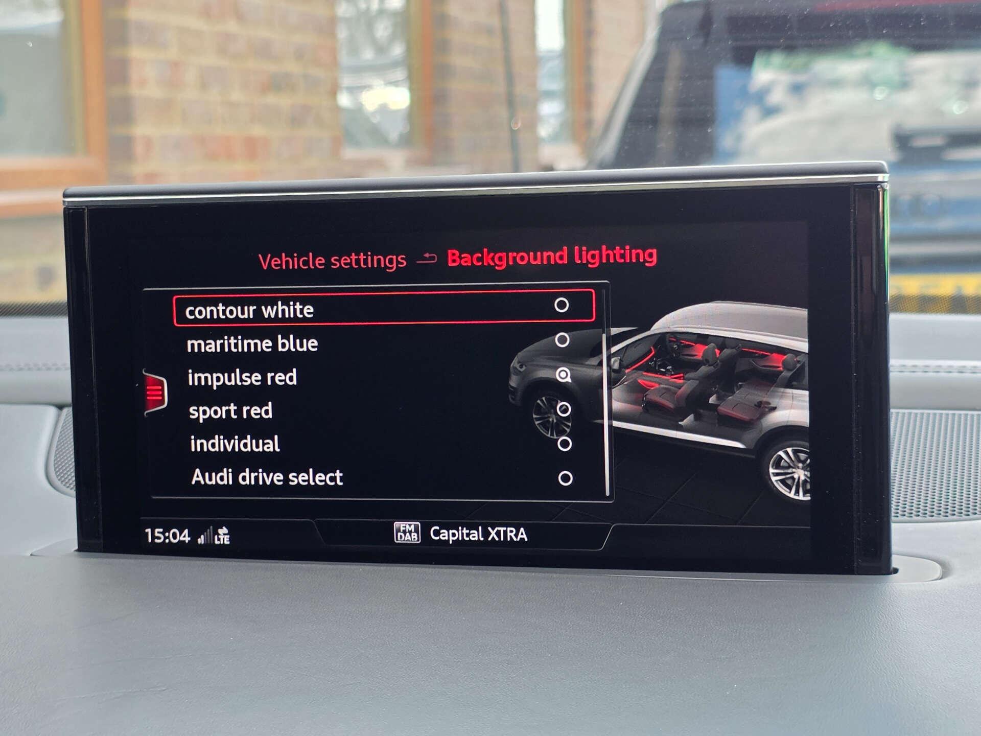Audi SQ7 view 30
