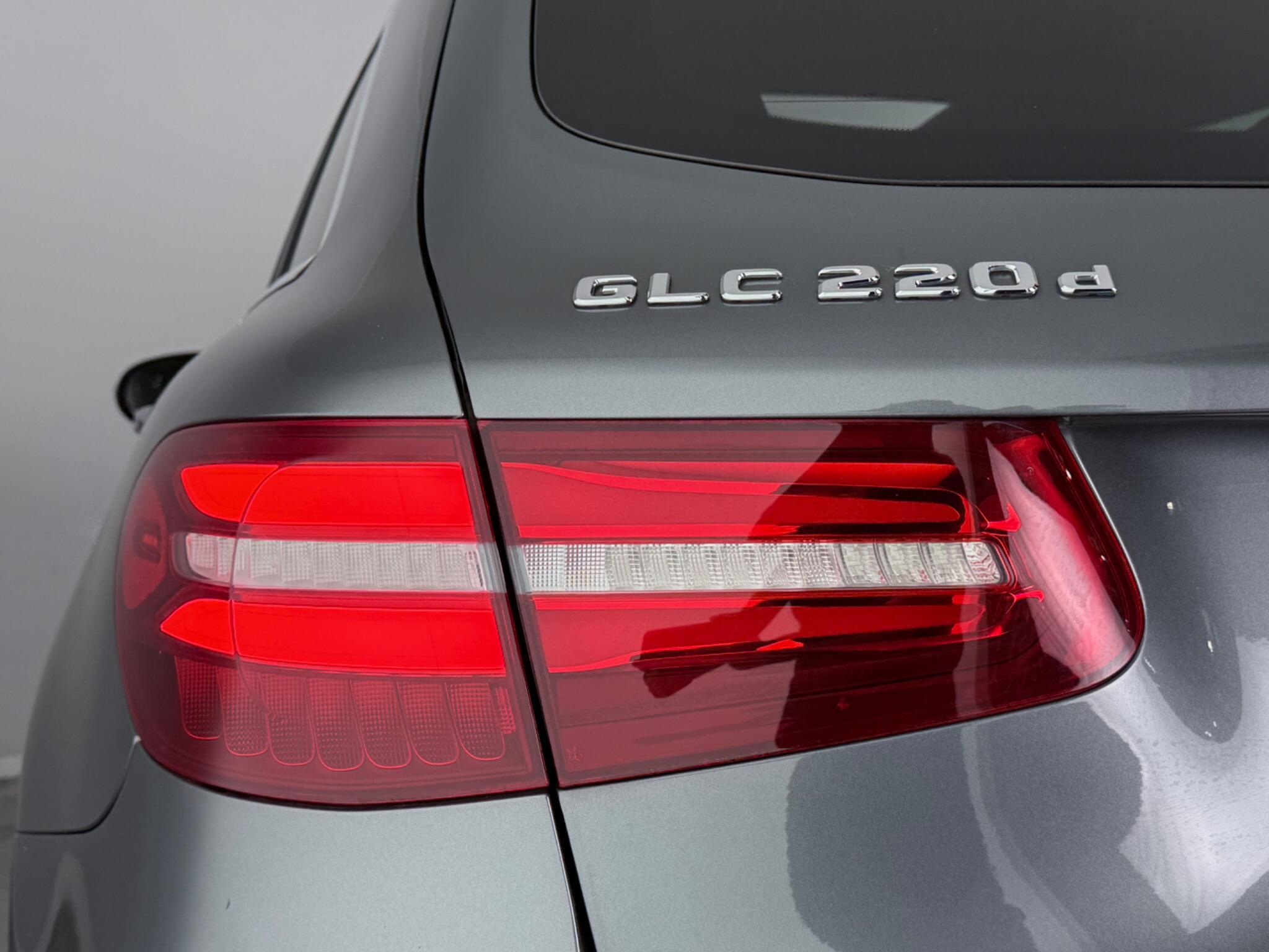 Mercedes-Benz GLC view 11