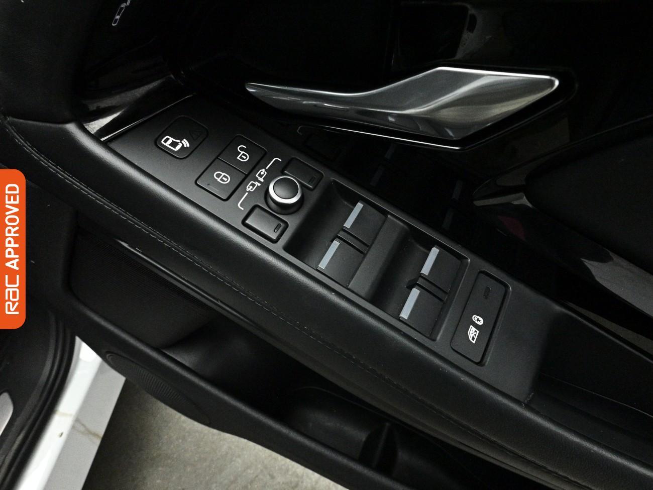 Land Rover Range Rover Evoque view 25
