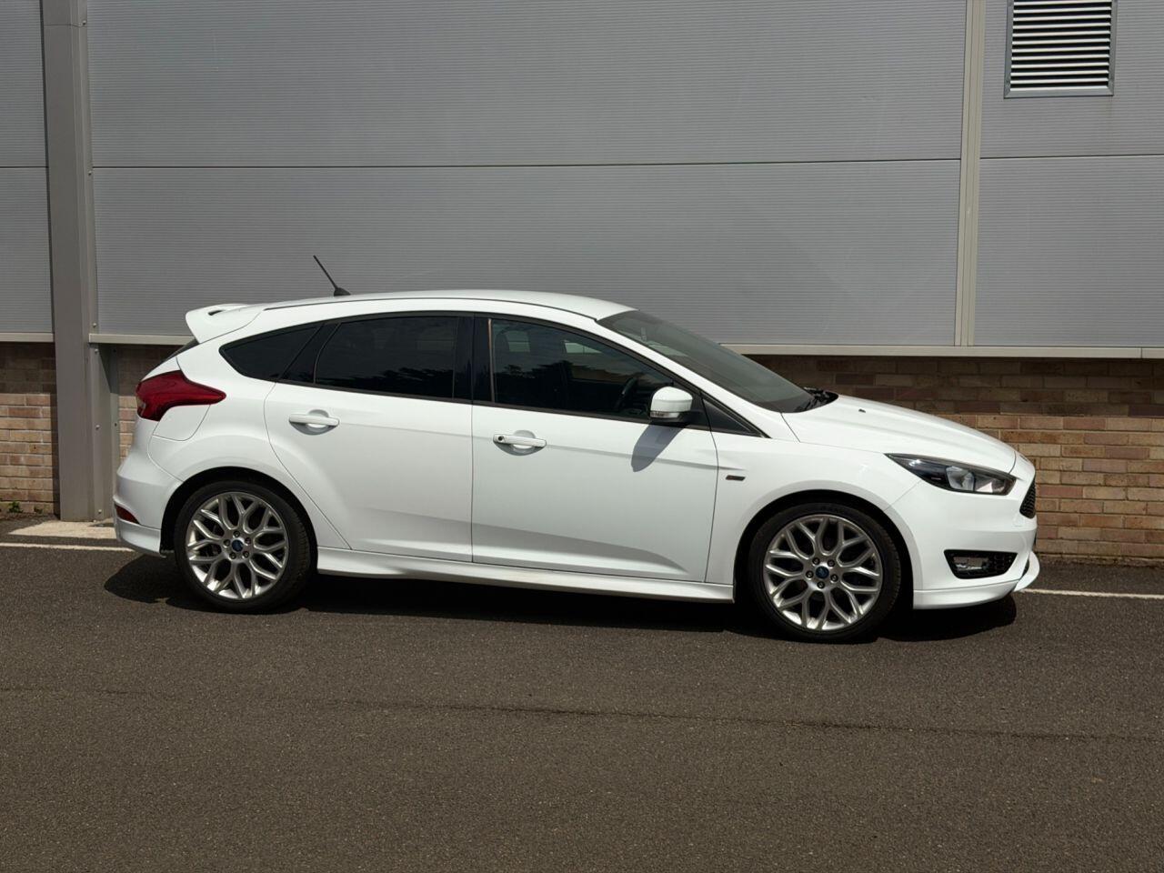Ford Focus view 65