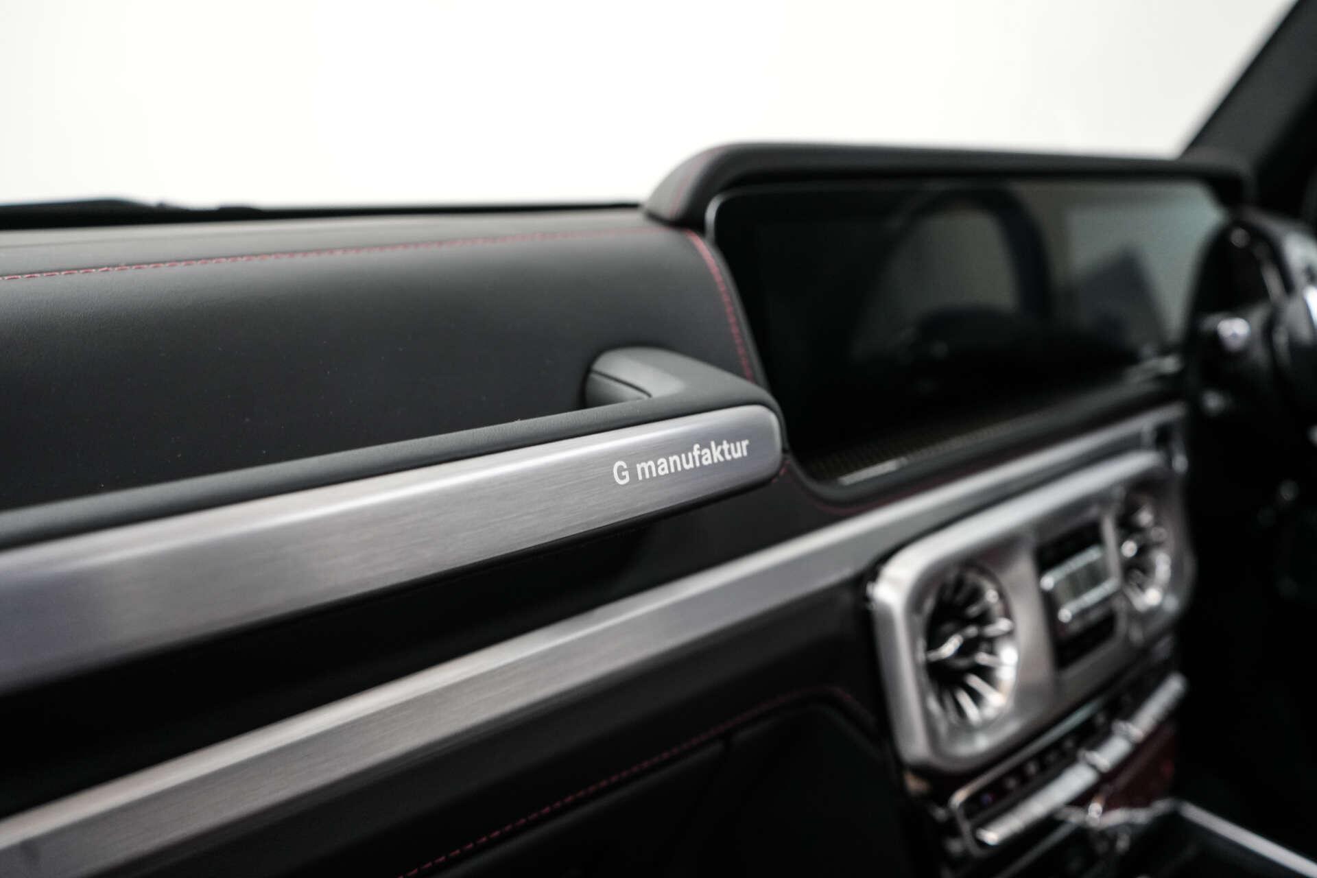 Mercedes-Benz G-Class view 21
