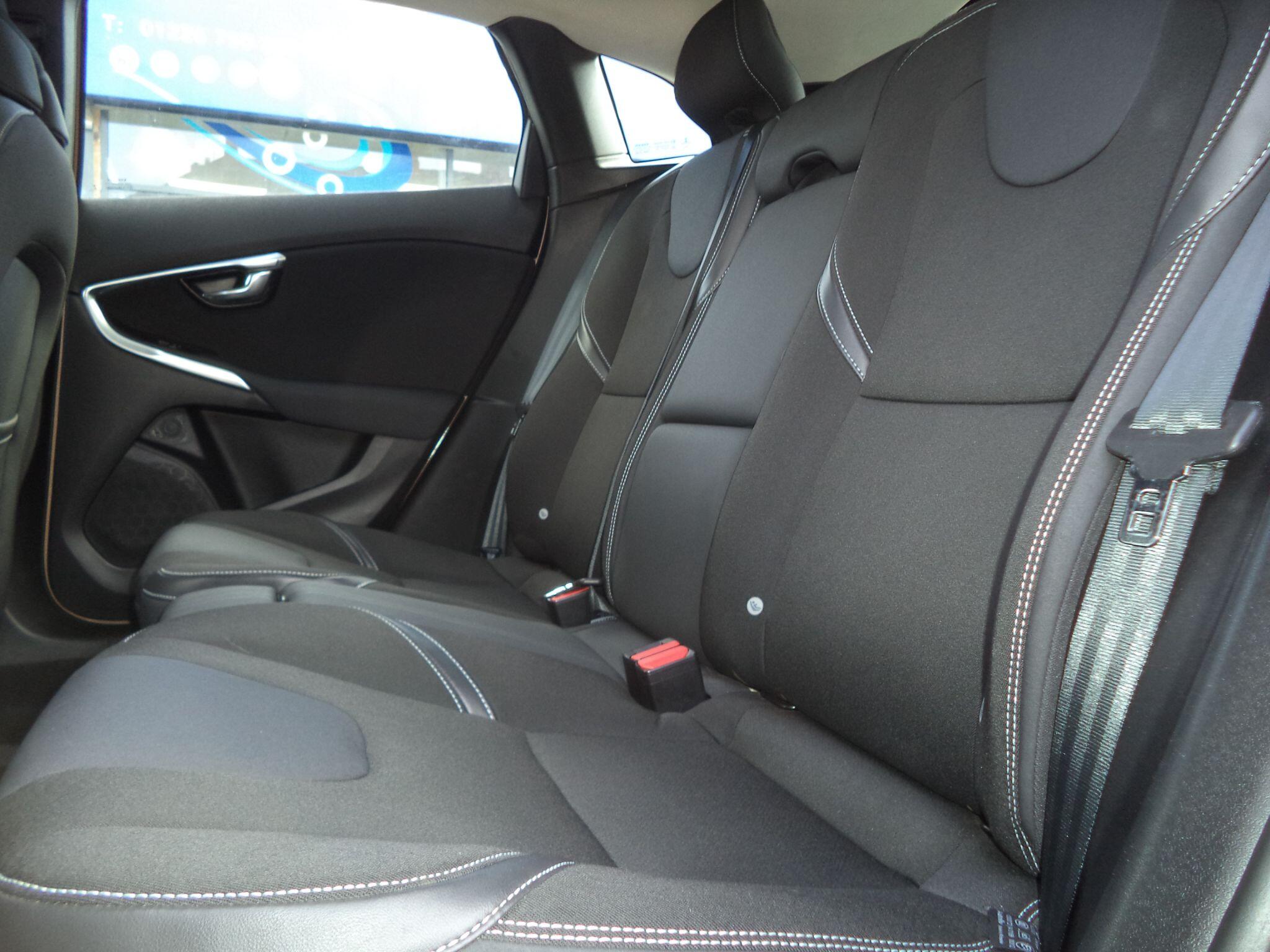 Volvo V40 view 39