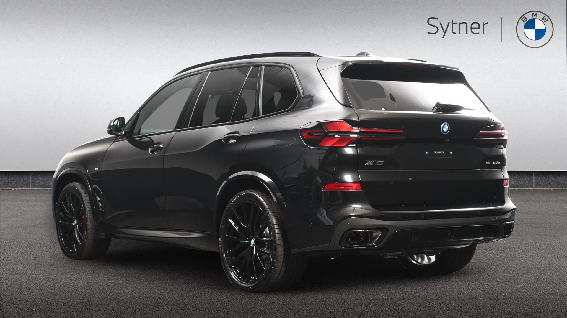 BMW X5 view 2