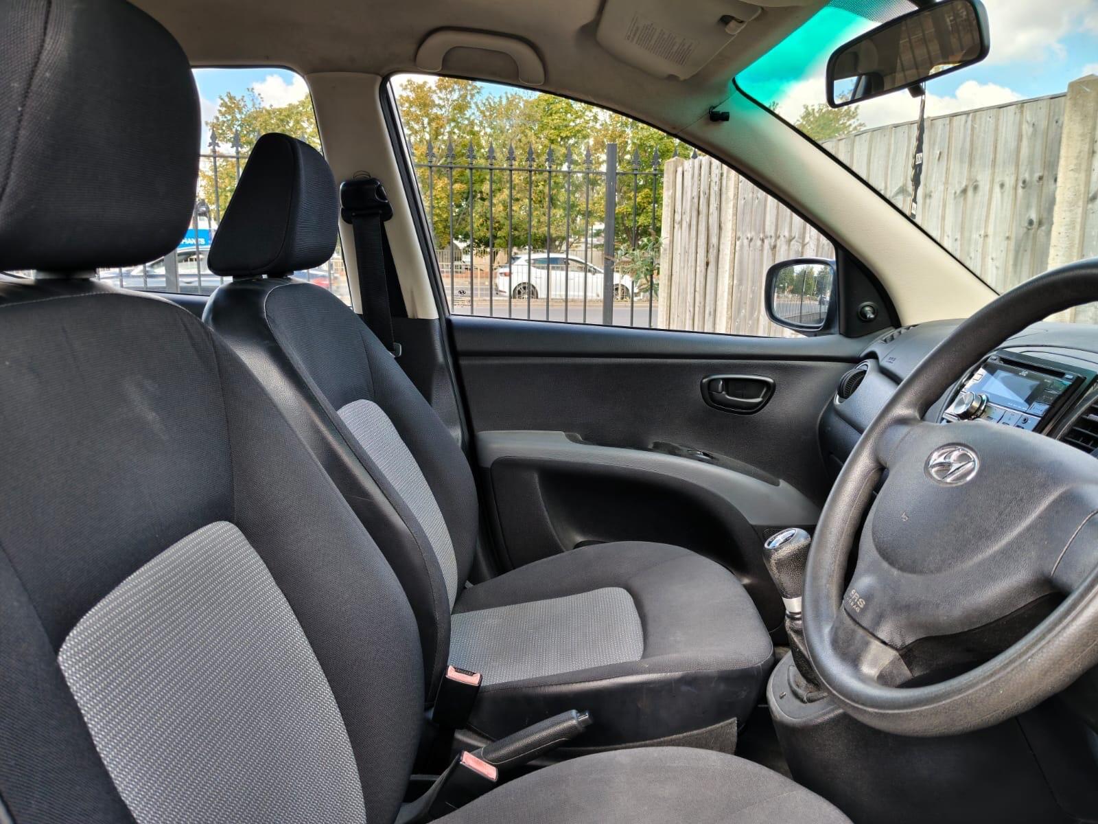Hyundai i10 view 12