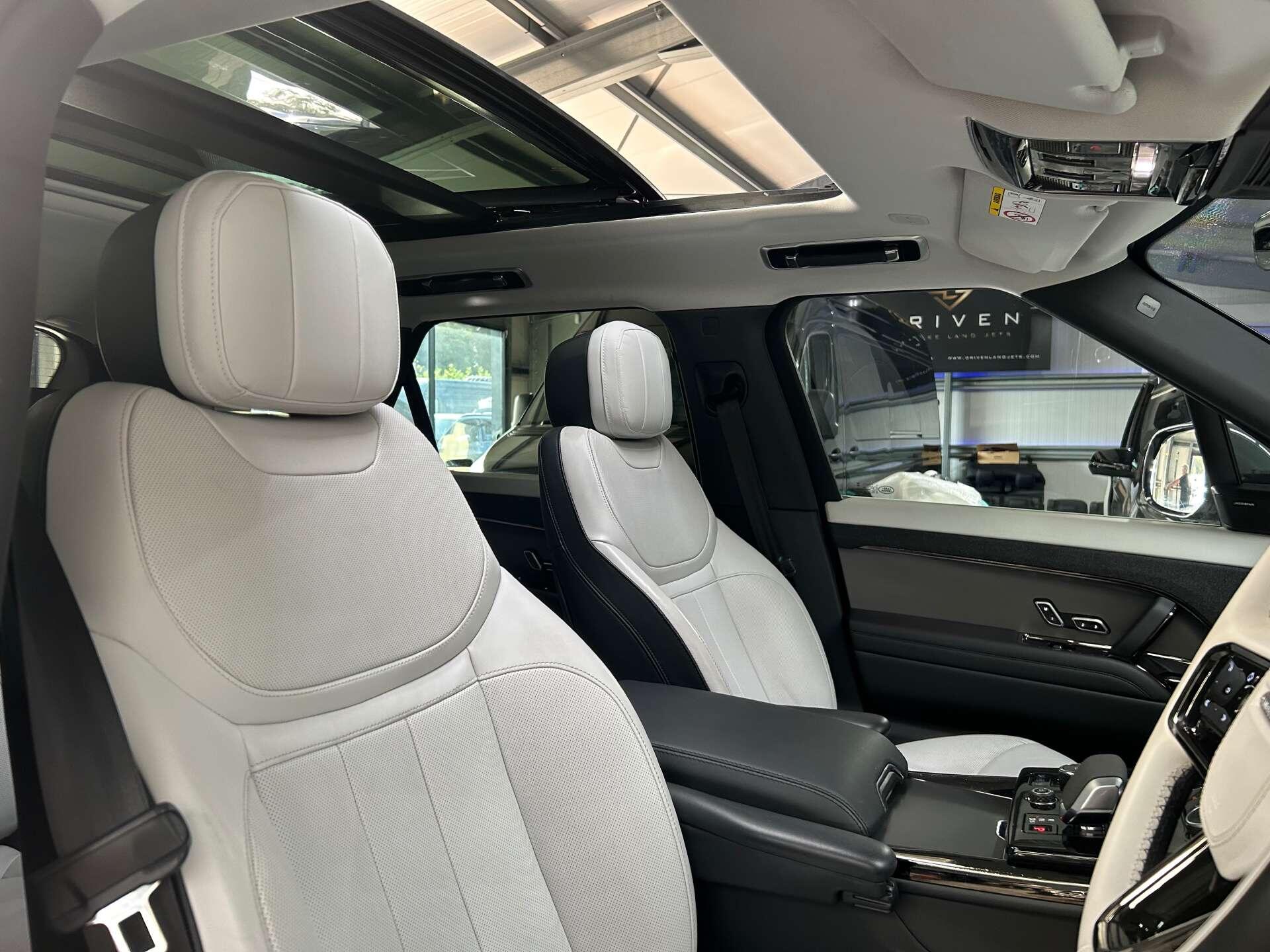 Land Rover Range Rover Sport view 30