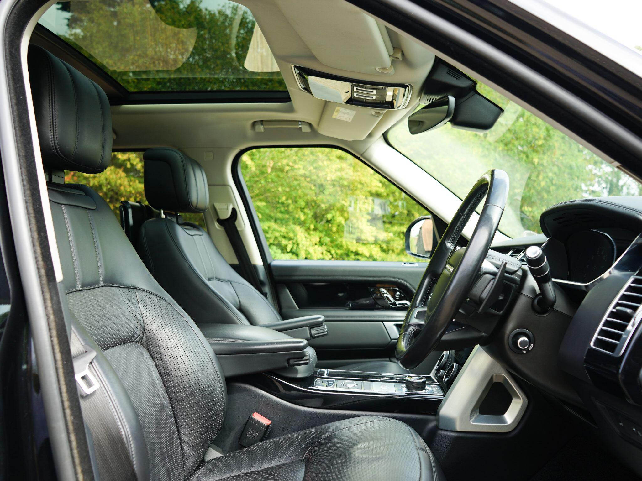 Land Rover Range Rover view 25