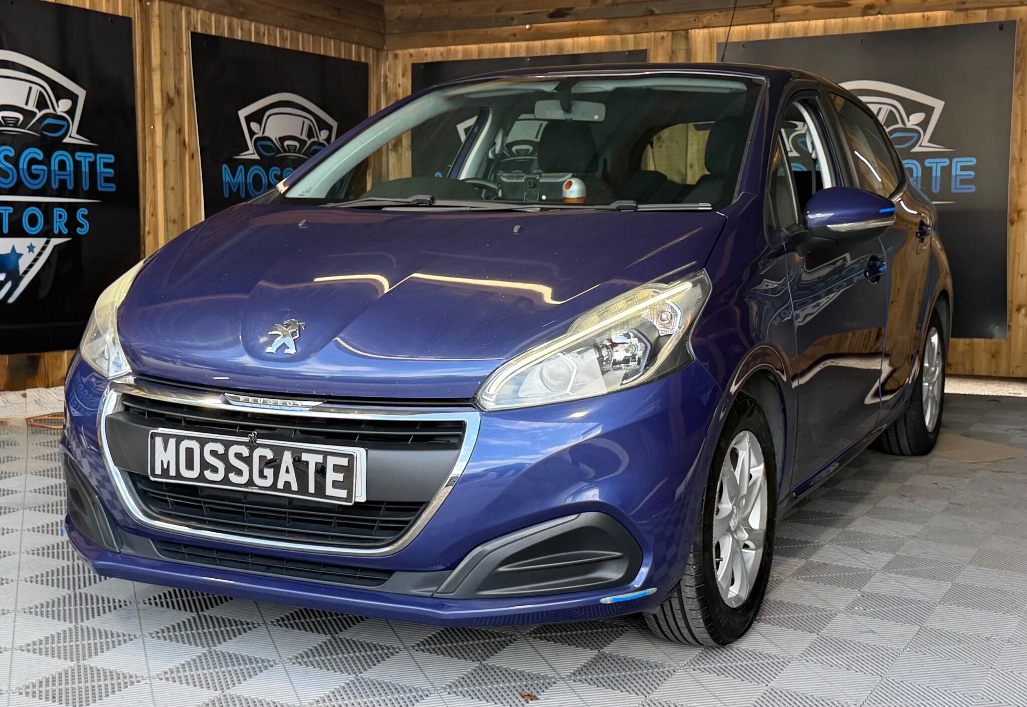 Peugeot 208 view 8