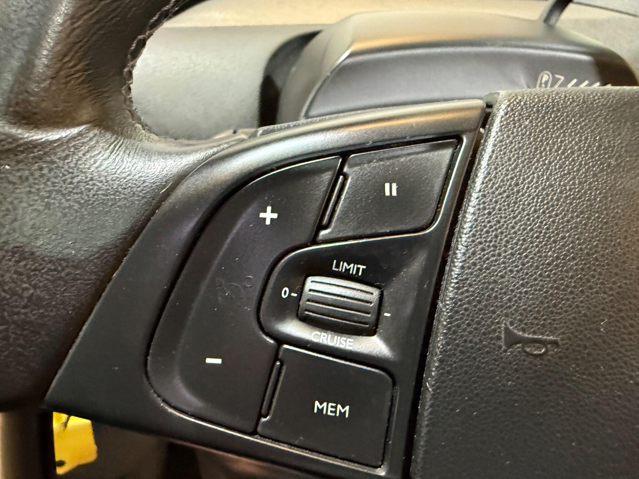 Citroen Grand C4 Picasso view 32