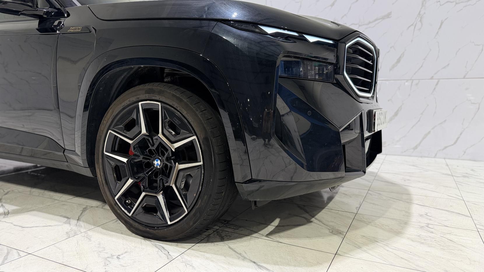 BMW XM view 44