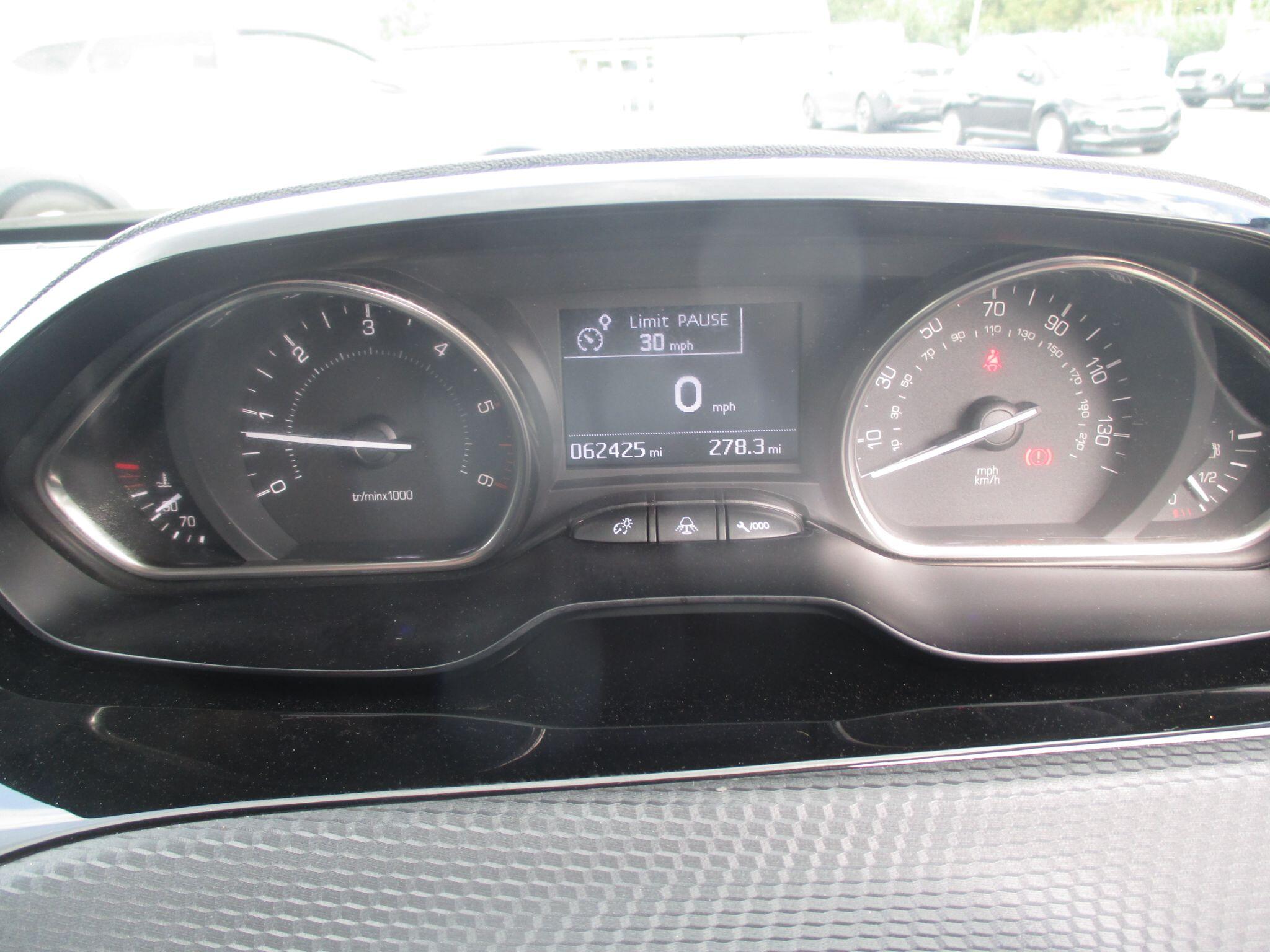Peugeot 2008 view 38