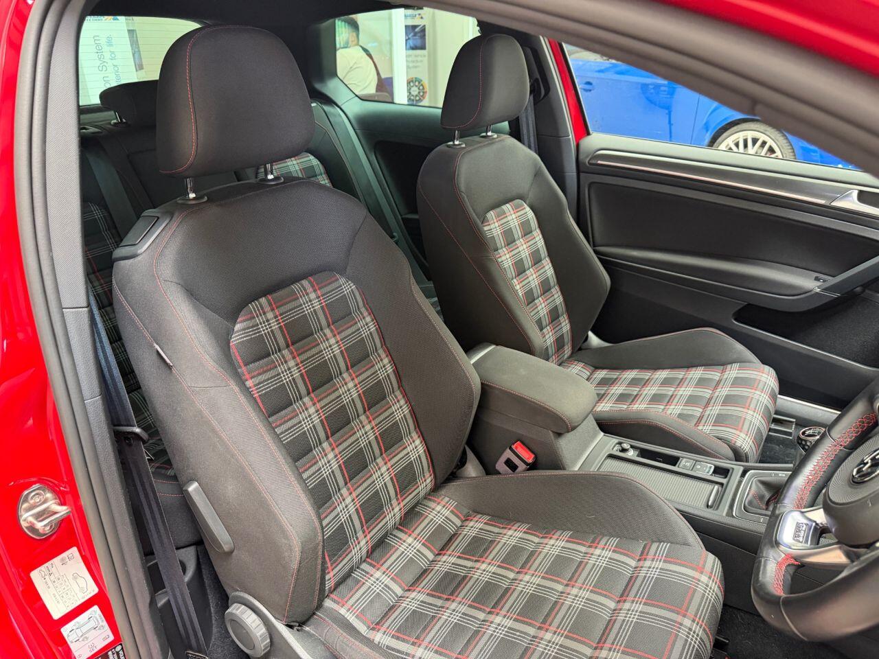 Volkswagen Golf view 18