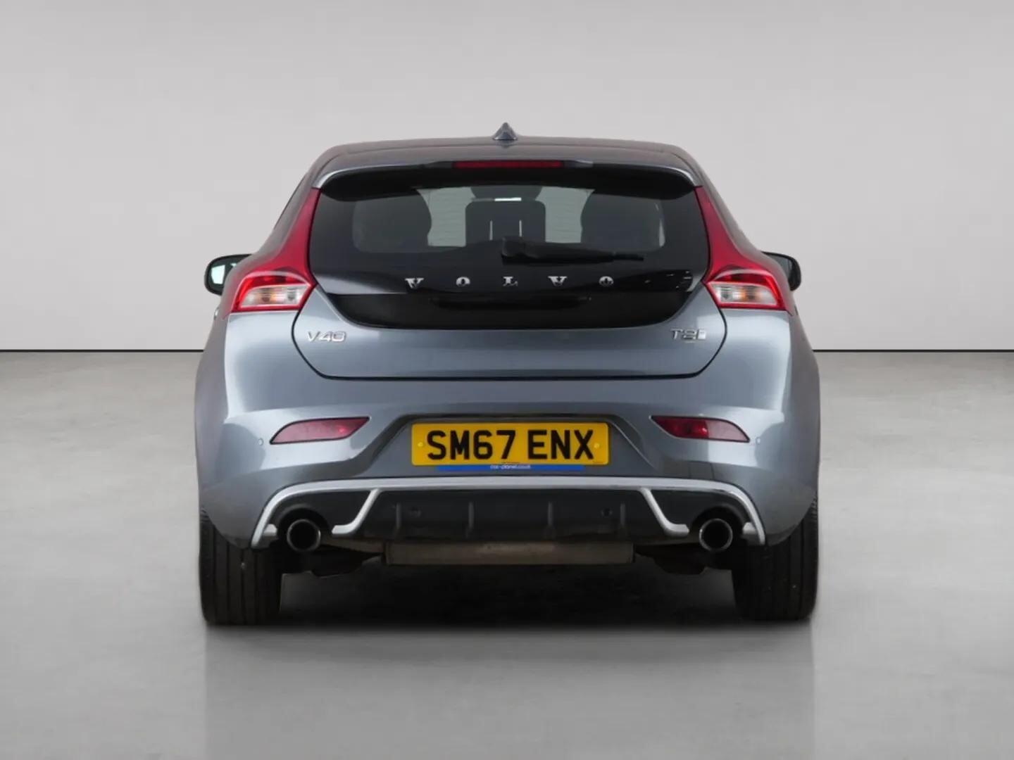 Volvo V40 view 7