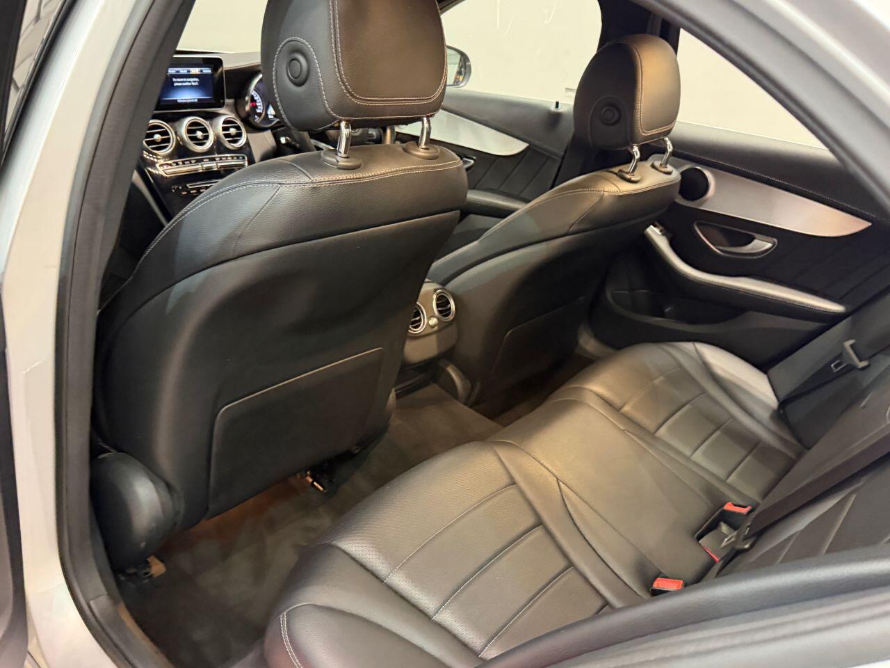 Mercedes-Benz C Class view 26