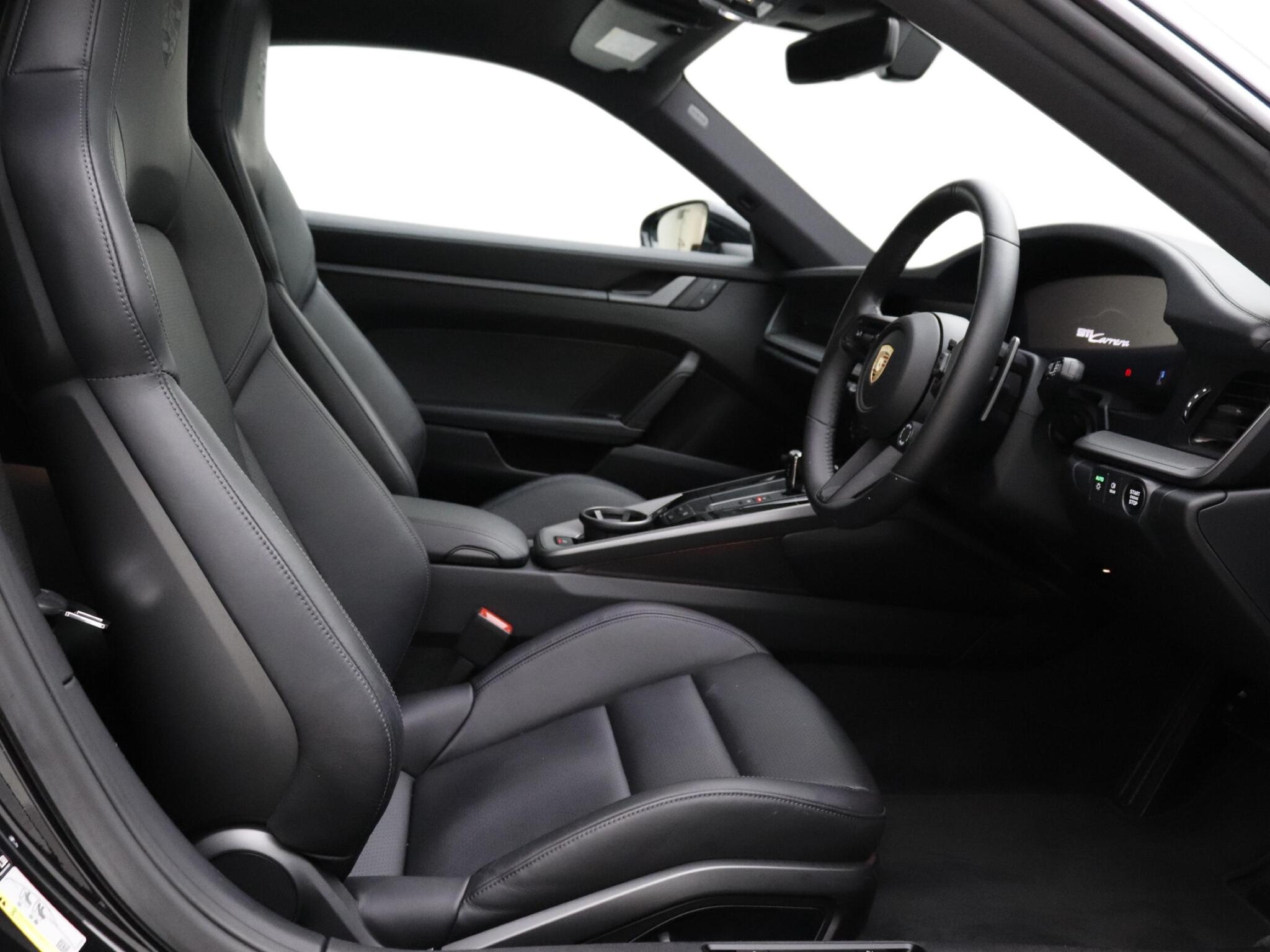 Porsche 911 view 10